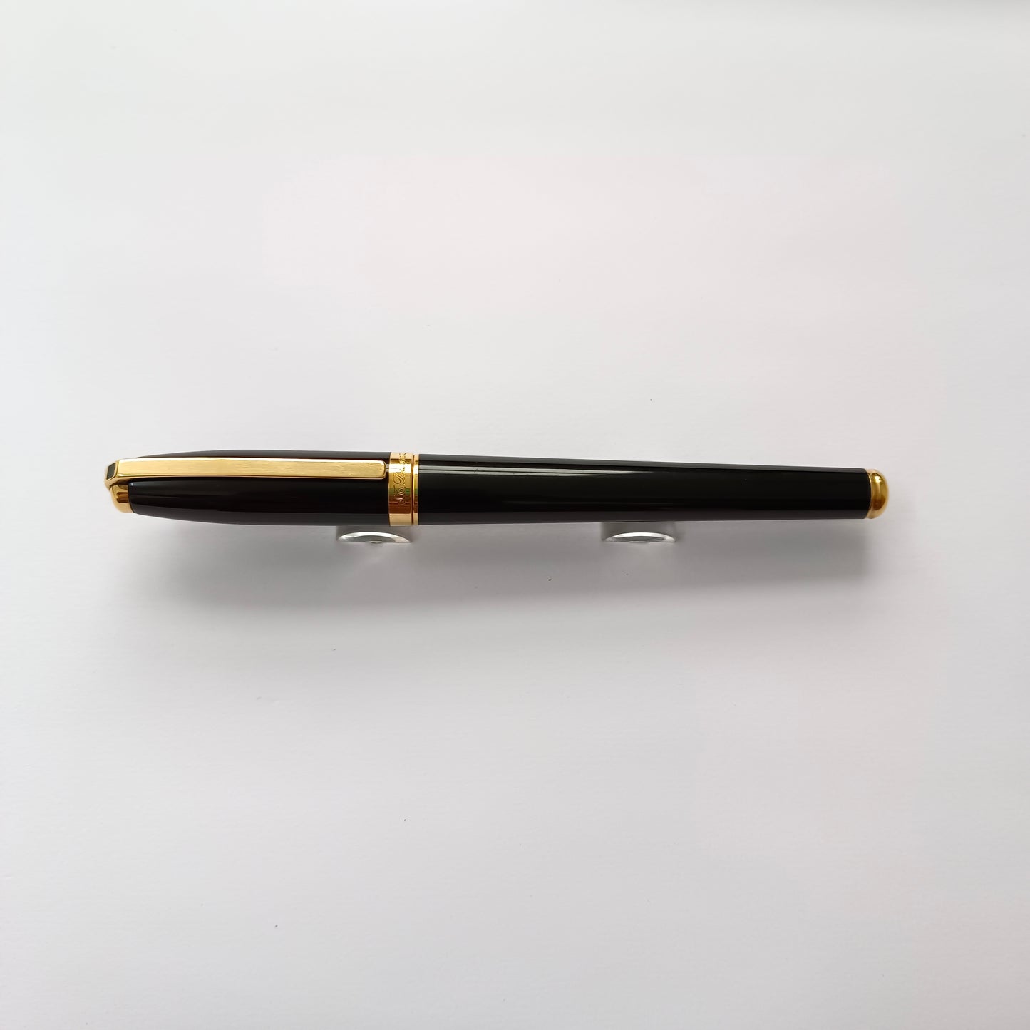 ST DuPont Olympio Black Lacquer & Gold Plated Fountain pen