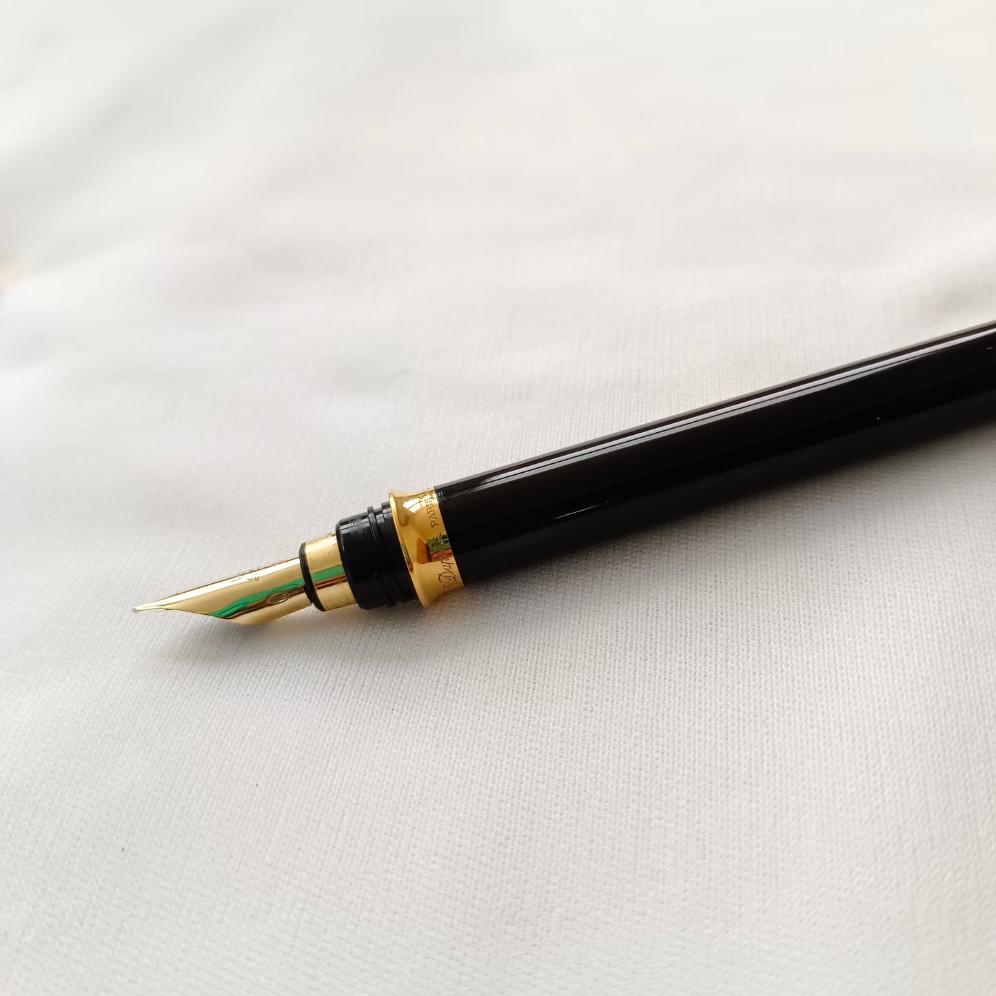 S.T. Dupont Black Lacquer Gatsby Fountain Pen