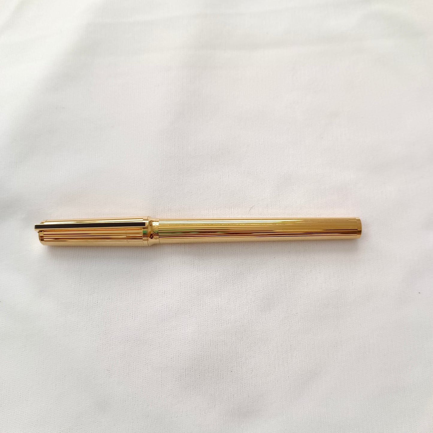 S.T. Dupont Montparnasse fountain pen gold plated guilloche 18kt gold nib