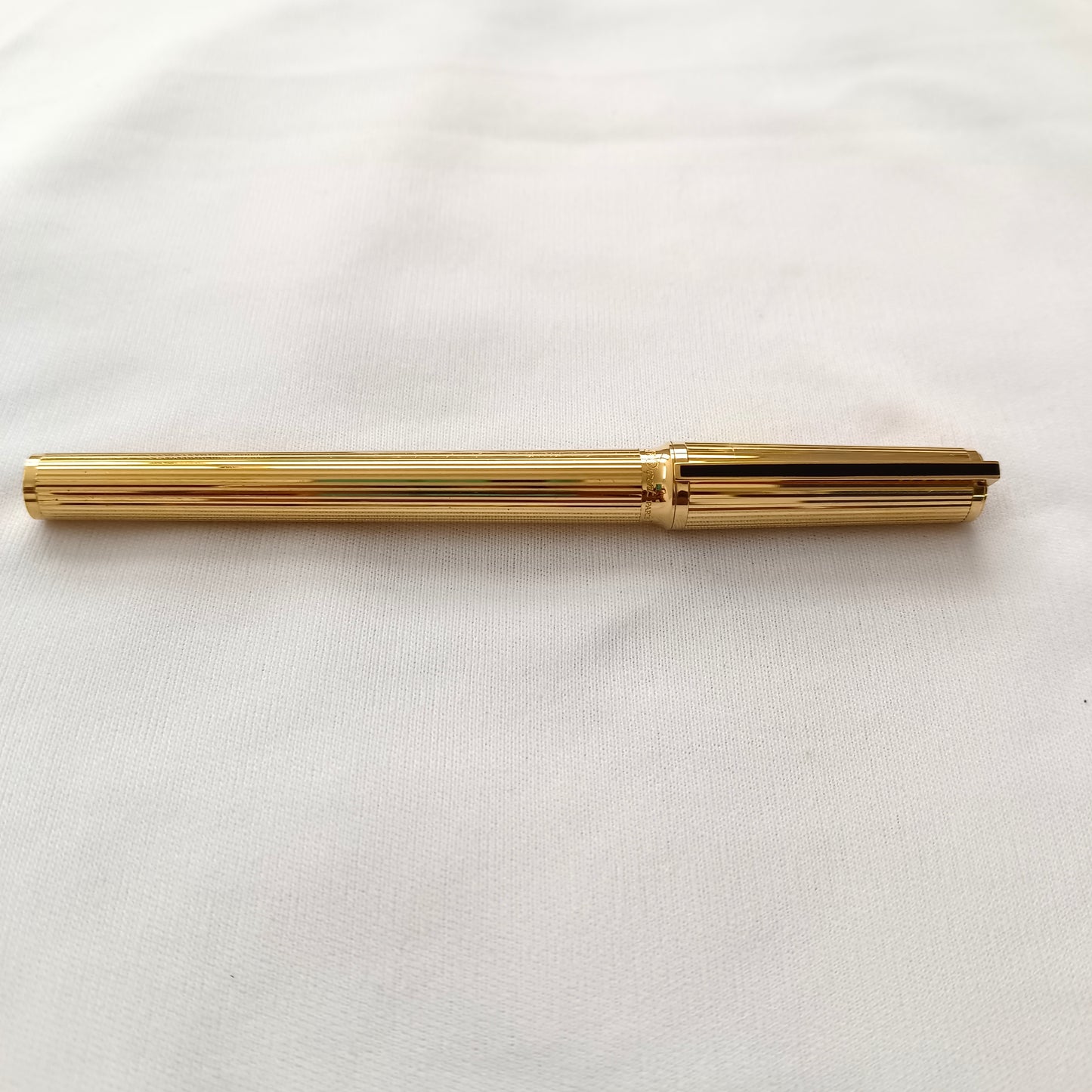 S.T. Dupont Montparnasse fountain pen gold plated guilloche 18kt gold nib