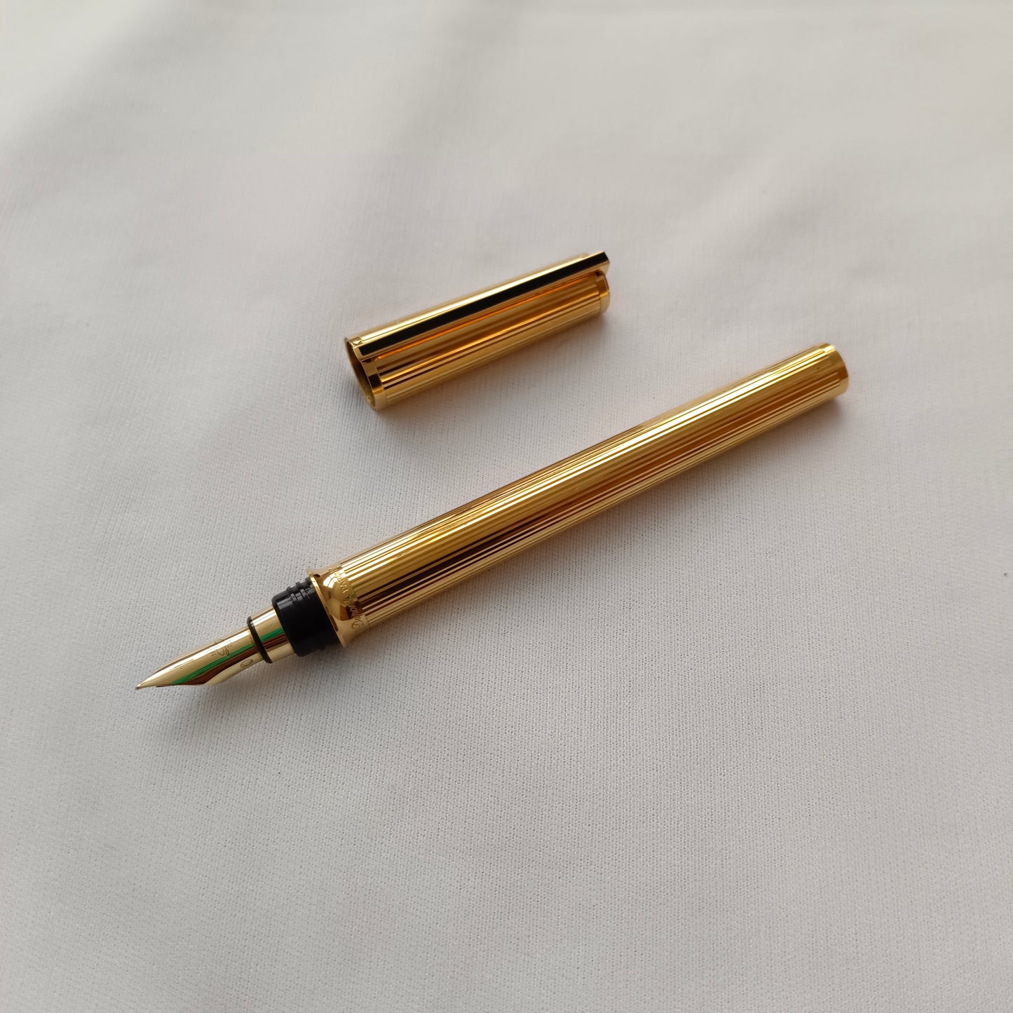S.T. Dupont Montparnasse fountain pen gold plated guilloche 18kt gold nib