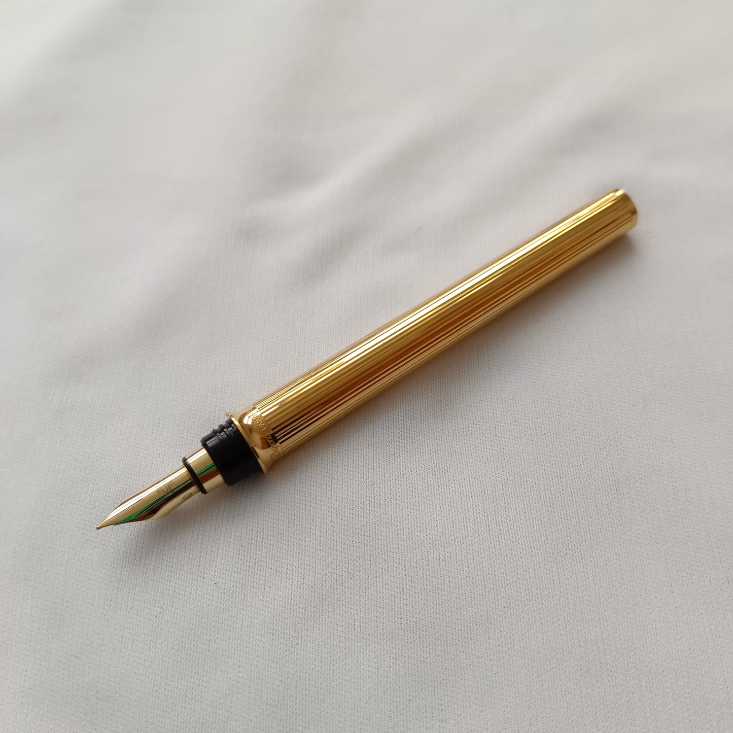 S.T. Dupont Montparnasse fountain pen gold plated guilloche 18kt gold nib