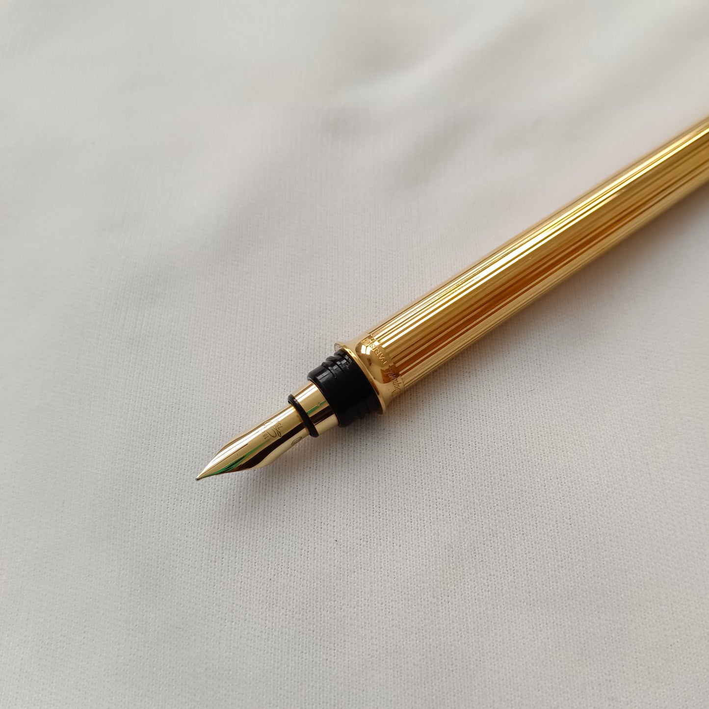 S.T. Dupont Montparnasse fountain pen gold plated guilloche 18kt gold nib
