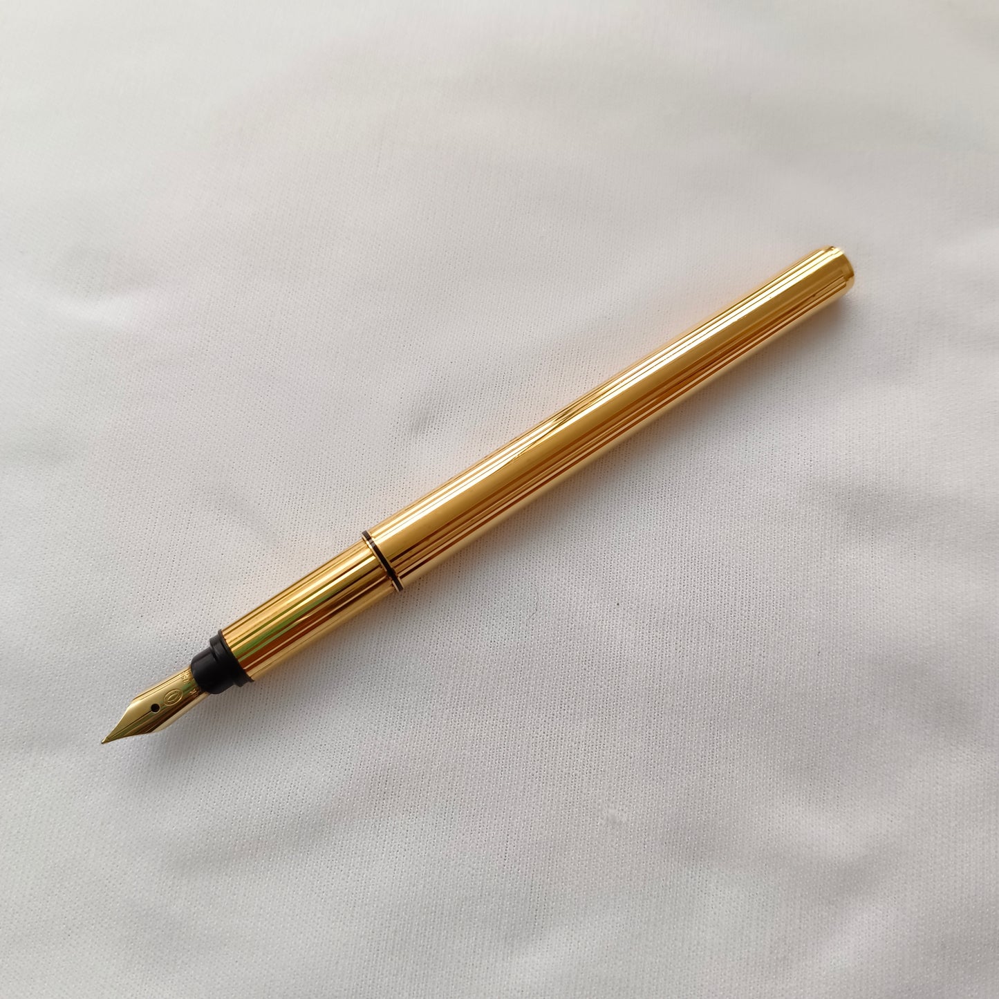 Must de Cartier Gold Plated with 18kt Gold Nib Fountain Pen