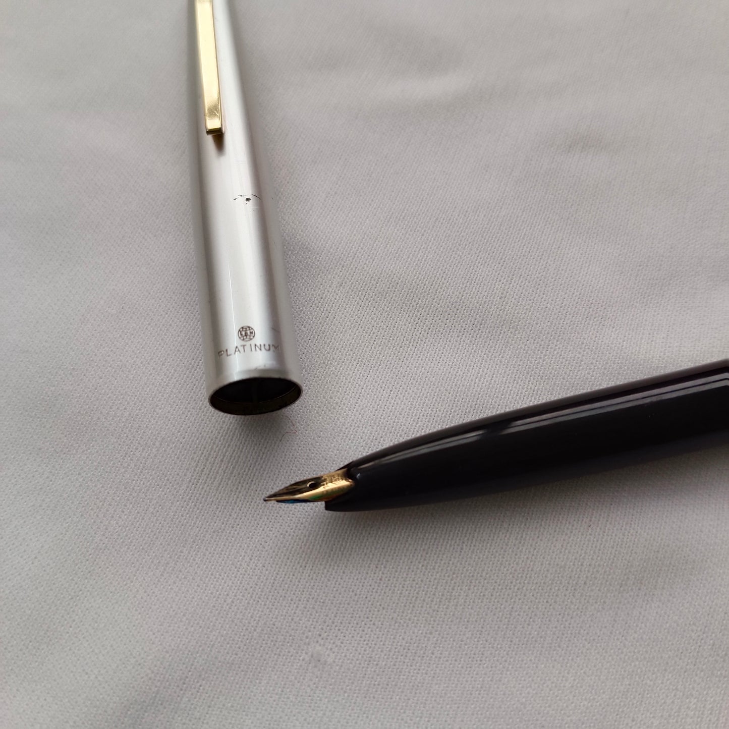Platinum pocket fountain pen with 14K 585 solid gold nib made in japan