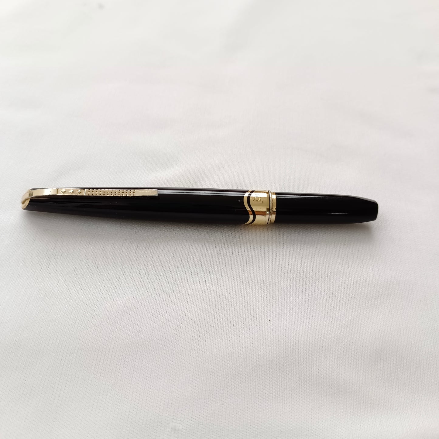 Platinum pocket Black fountain pen with 14Kt gold nib made in japan