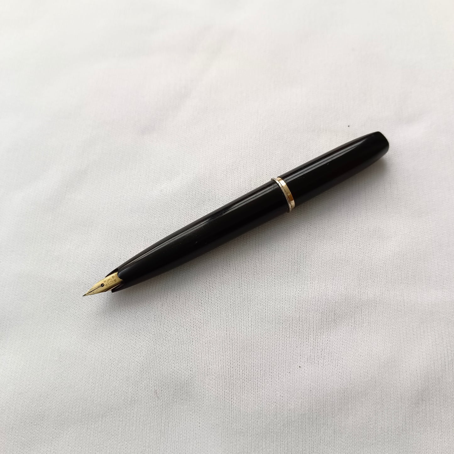 Platinum pocket Black fountain pen with 14Kt gold nib made in japan