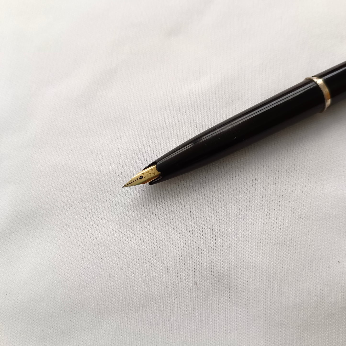 Platinum pocket Black fountain pen with 14Kt gold nib made in japan