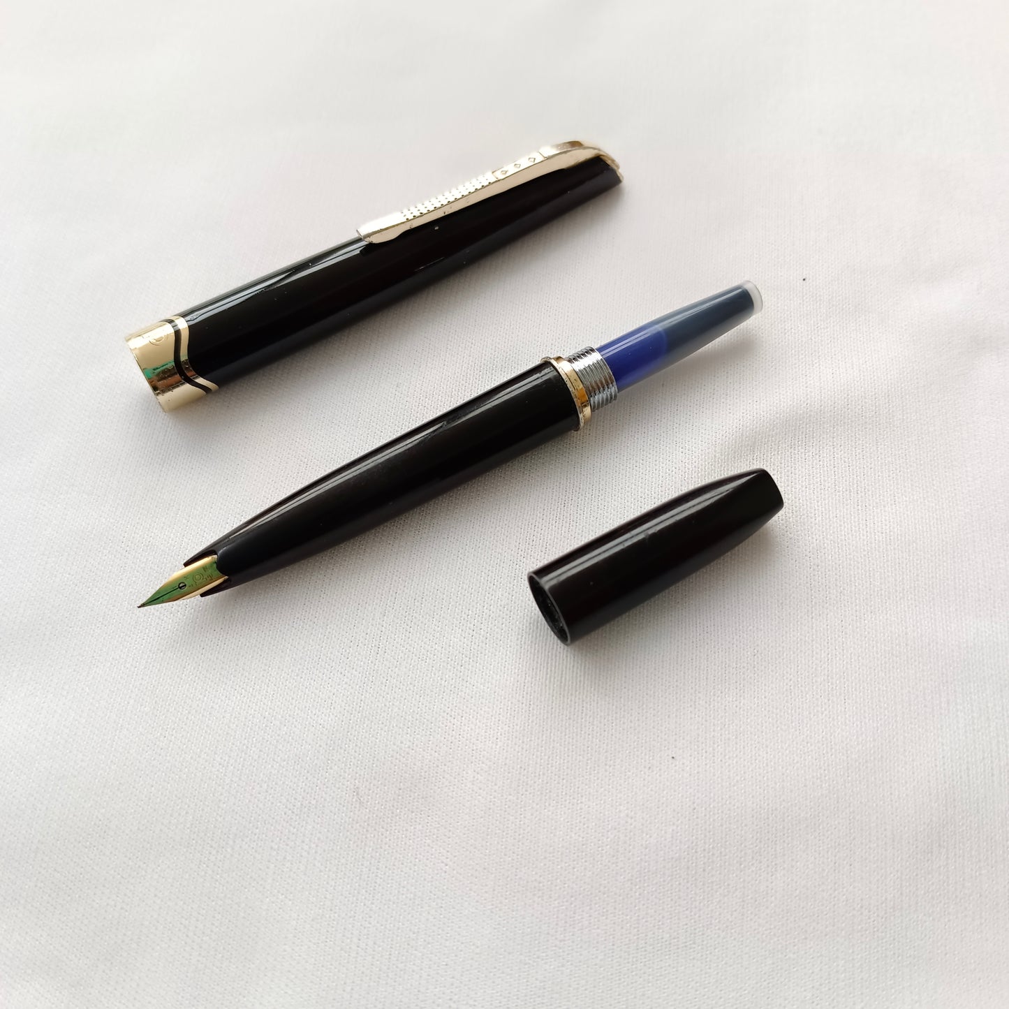 Platinum pocket Black fountain pen with 14Kt gold nib made in japan