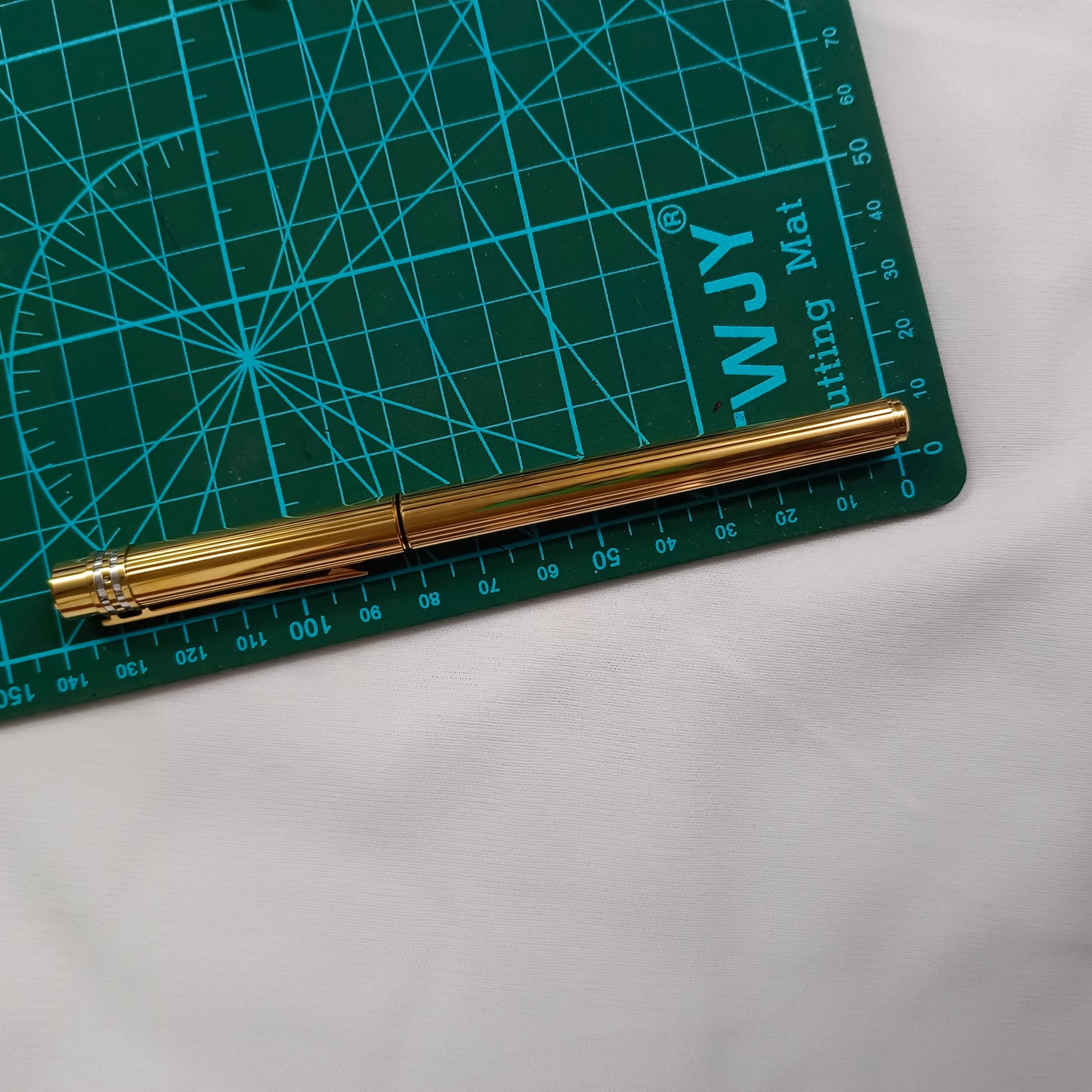 Must de Cartier Gold Plated with 18kt Gold Nib Fountain Pen