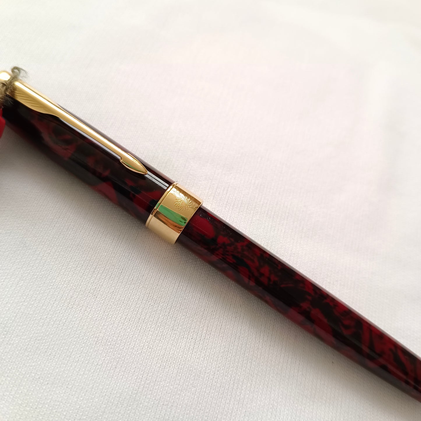 Parker Sonnet Premier Red Marble Lacquer Fountain Pen