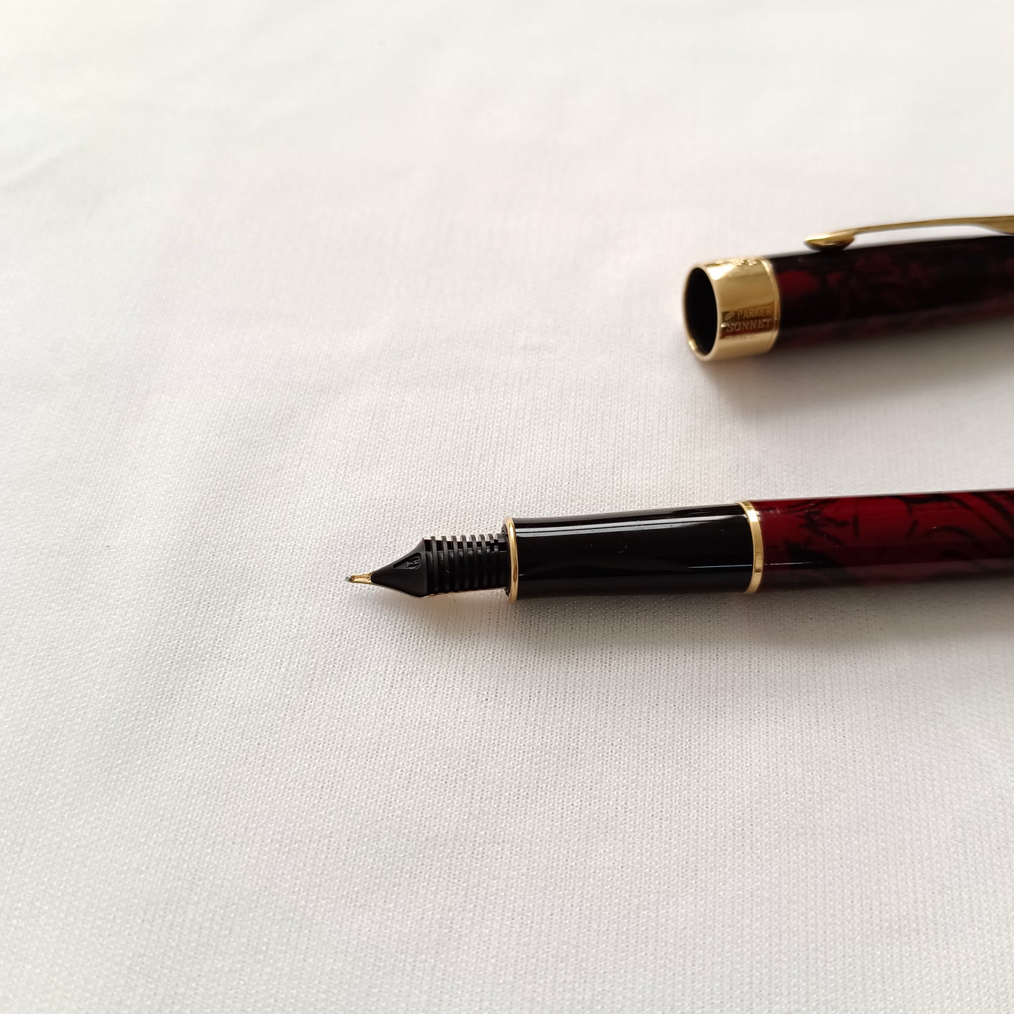 Parker Sonnet Premier Red Marble Lacquer Fountain Pen