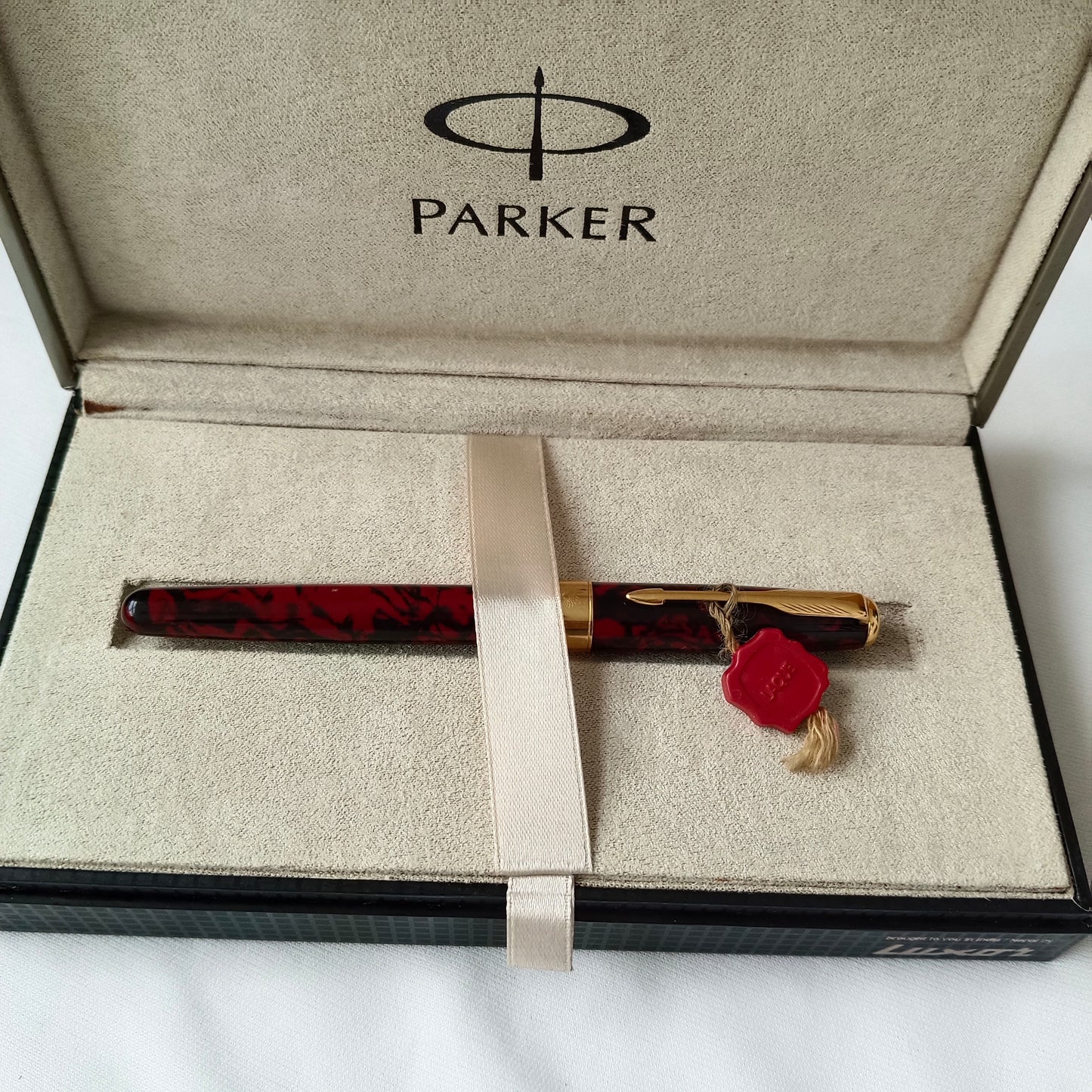 Parker Sonnet Premier Red Marble Lacquer Fountain Pen