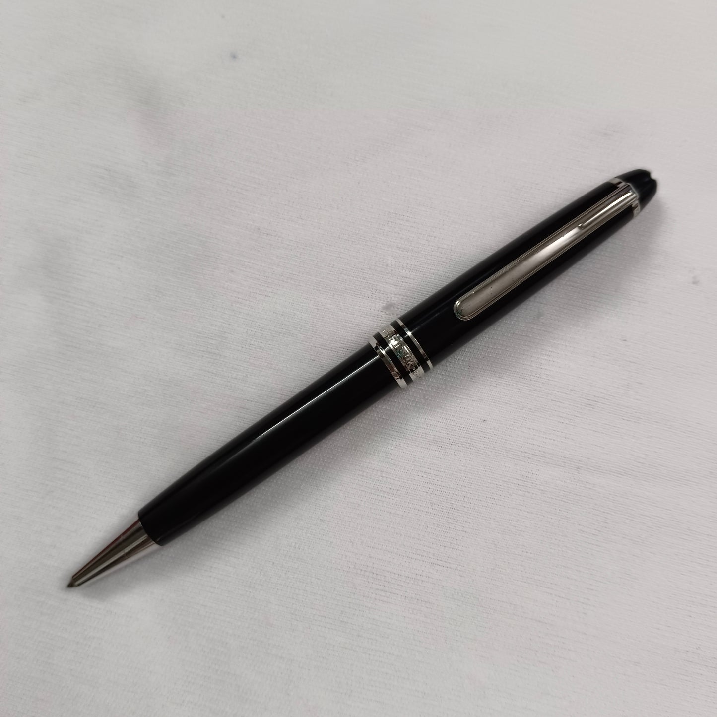 Montblanc meisterstuck Classique ballpoint pen