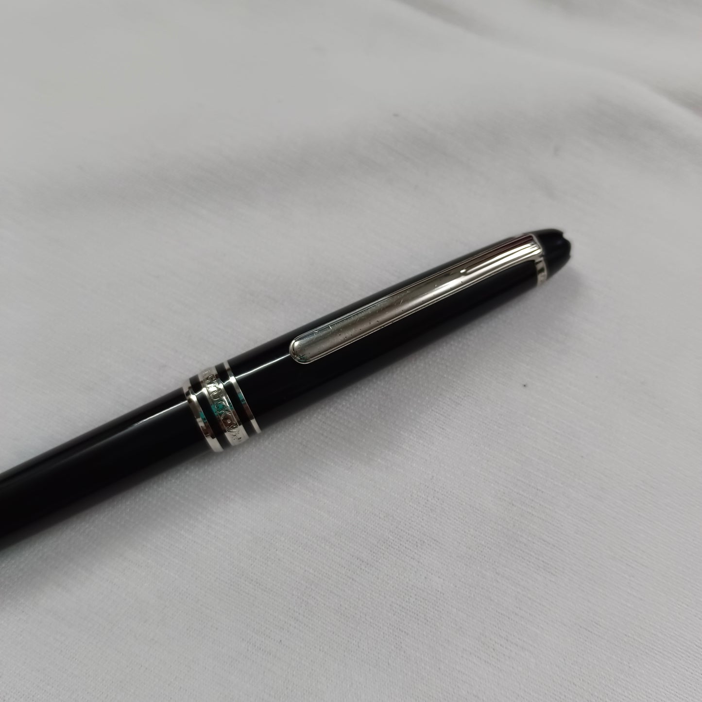 Montblanc meisterstuck Classique ballpoint pen