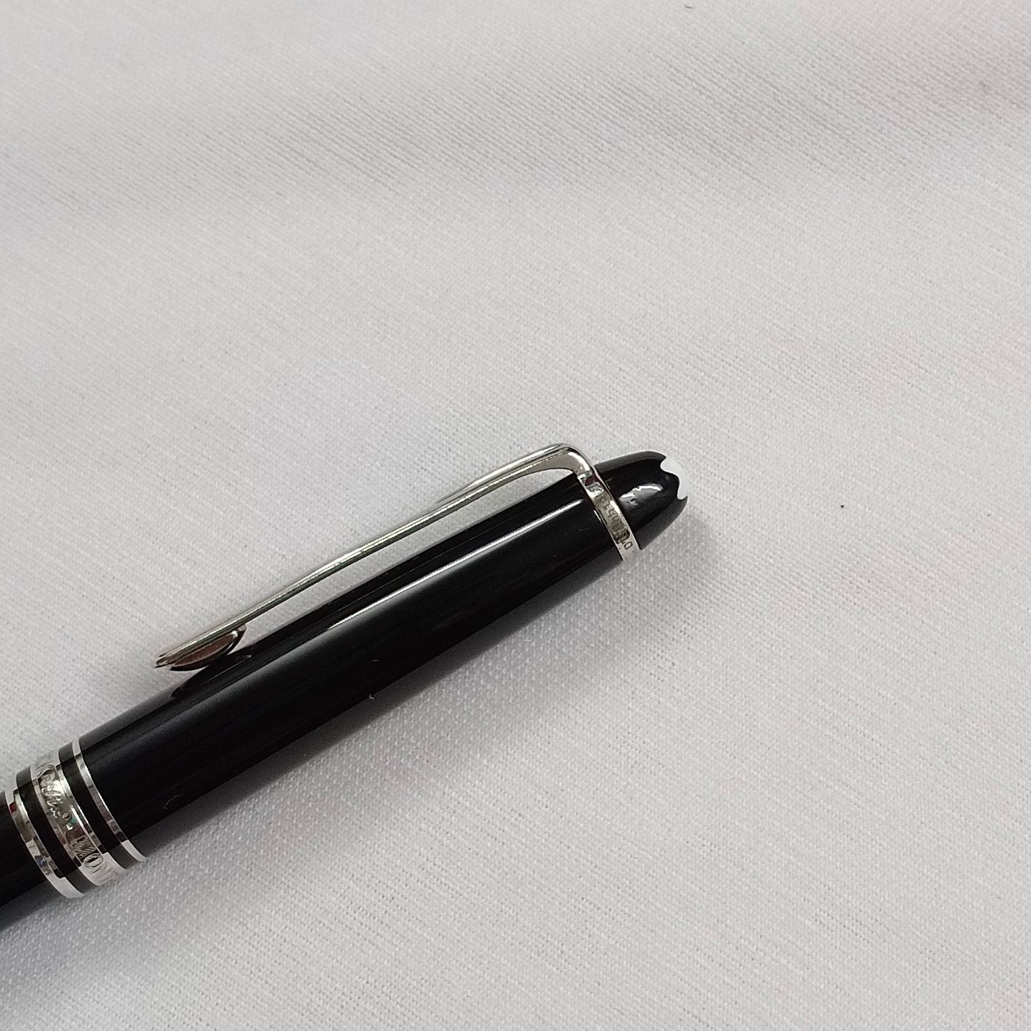Montblanc meisterstuck Classique ballpoint pen