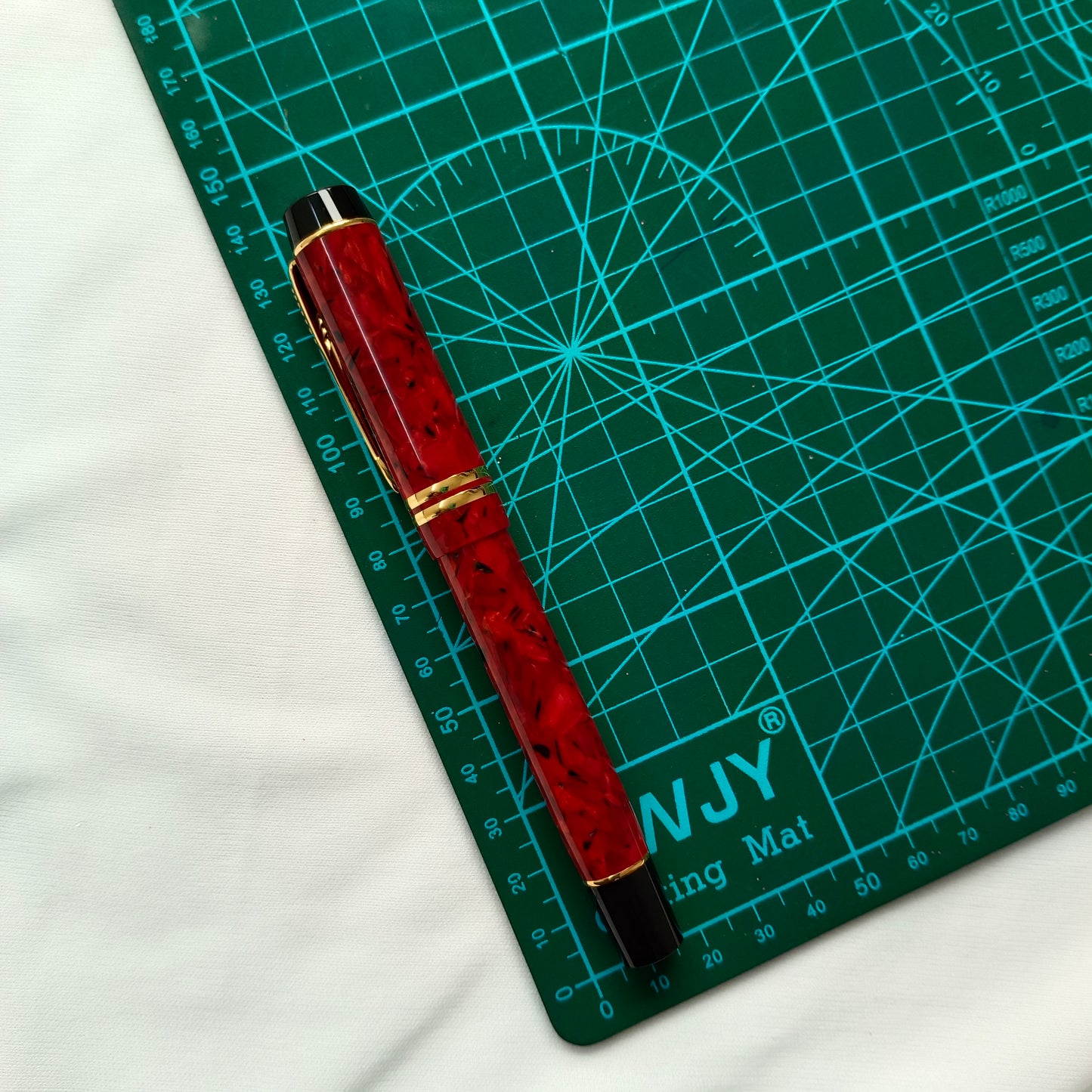 Parker Duofold Centennial Fountain Pen- Jasper Red Marble