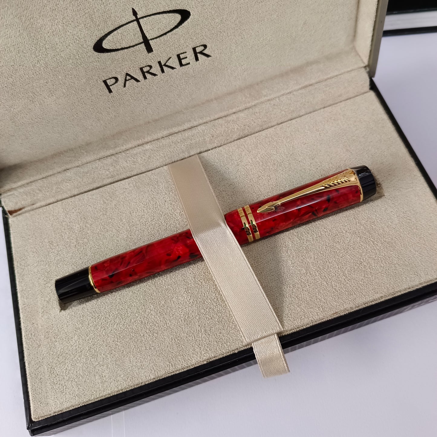 Parker Duofold Centennial Fountain Pen- Jasper Red Marble