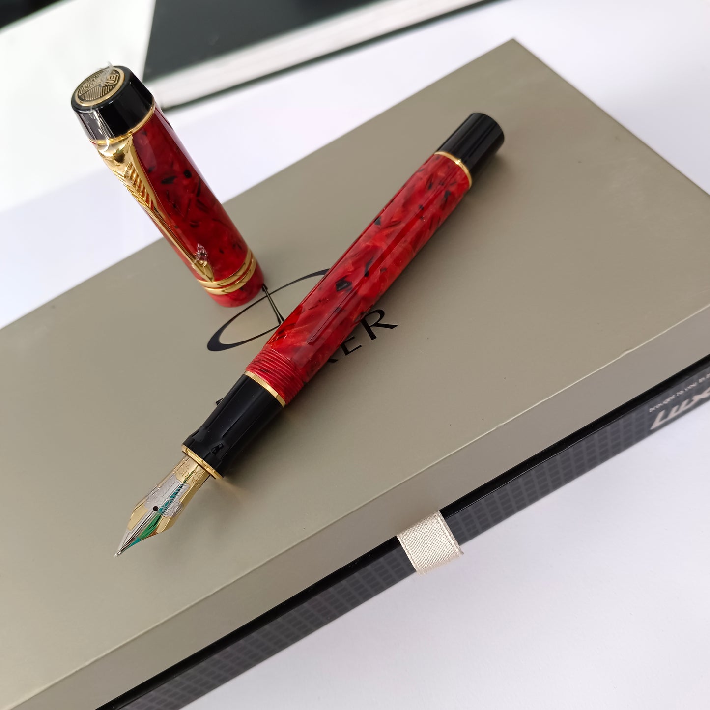 Parker Duofold Centennial Fountain Pen- Jasper Red Marble