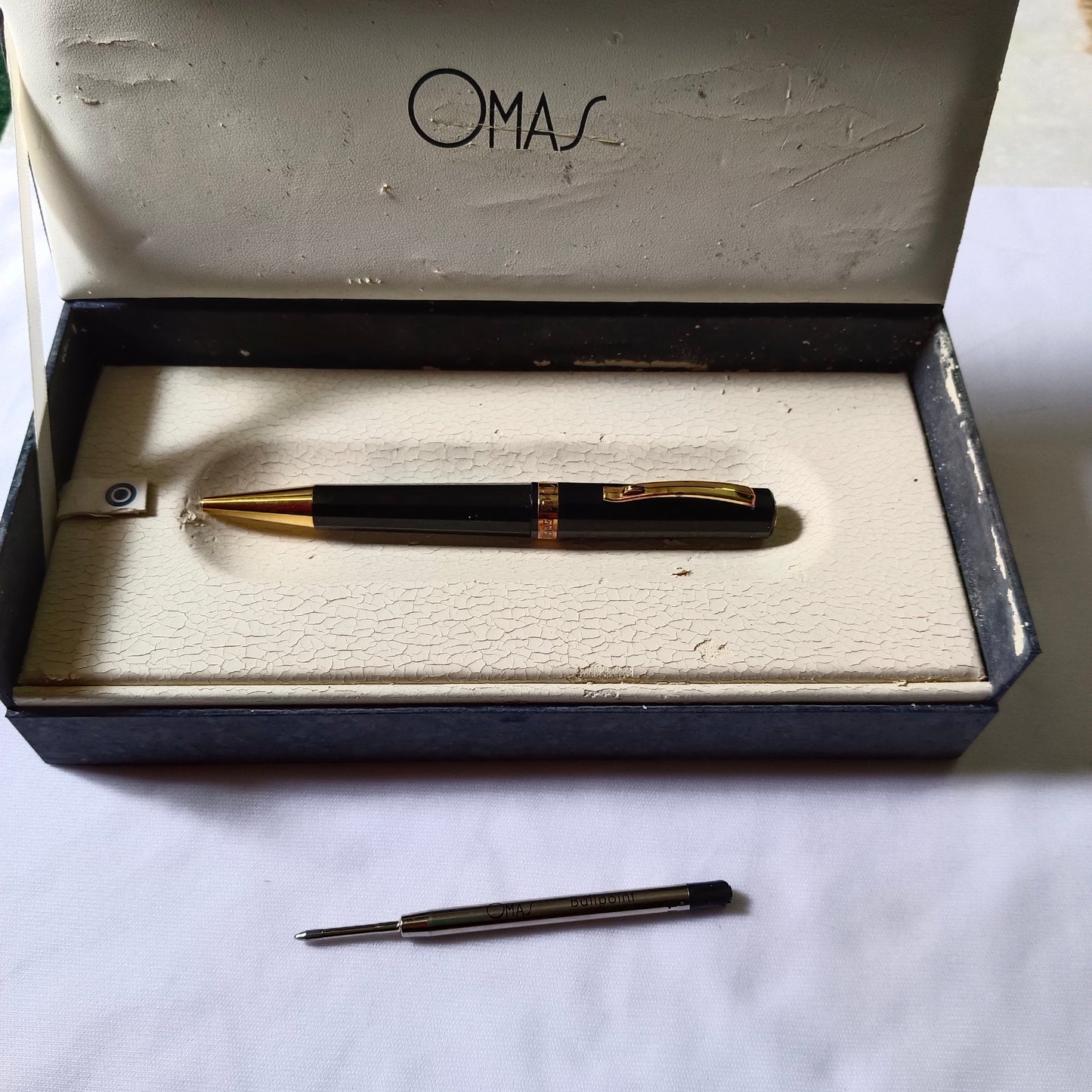 Omas Icon Arte Italiana Milord Black Vegtal Resin Gold Trim Ballpen