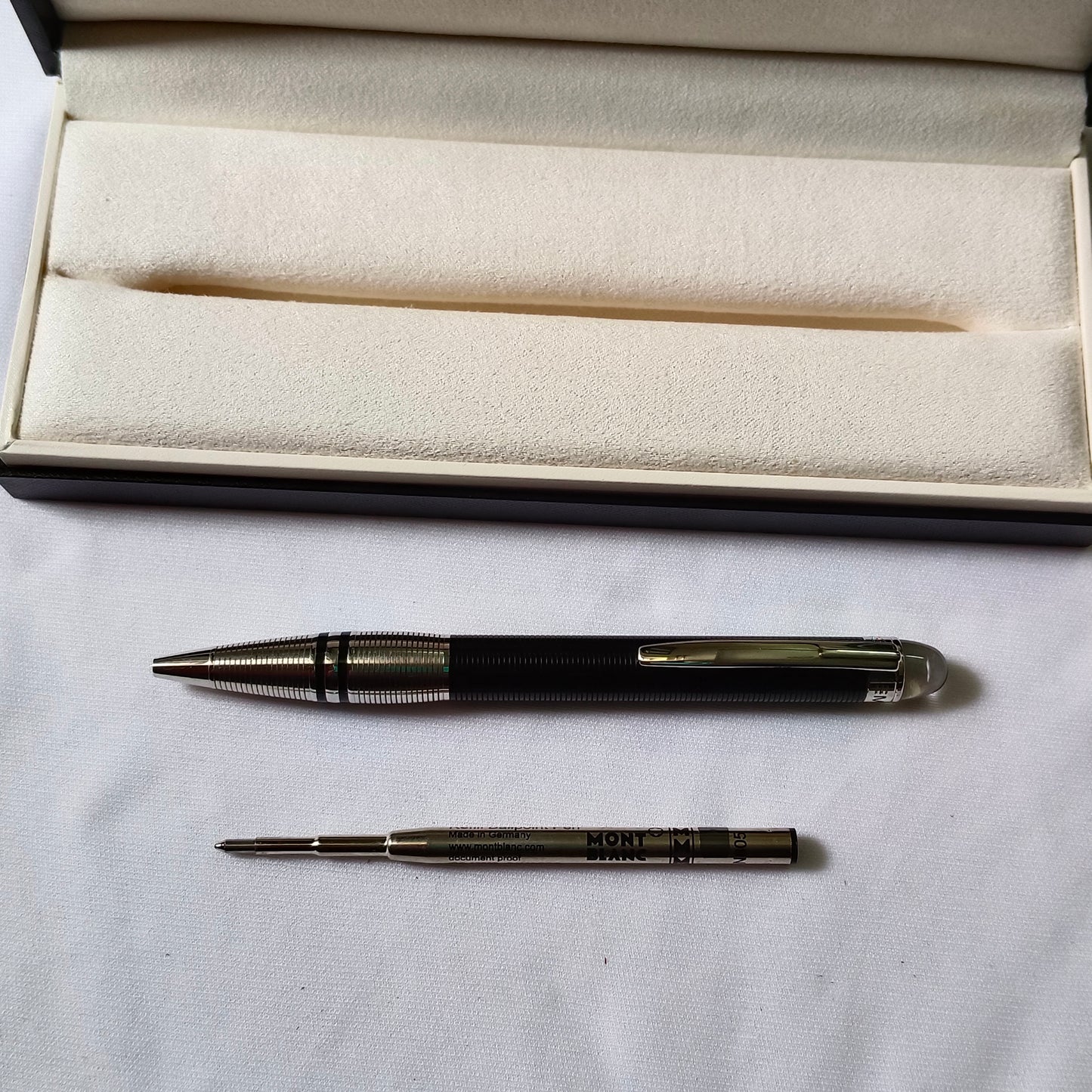 Montblanc Starwalker Spirit Of Racing Doue Ball Pen