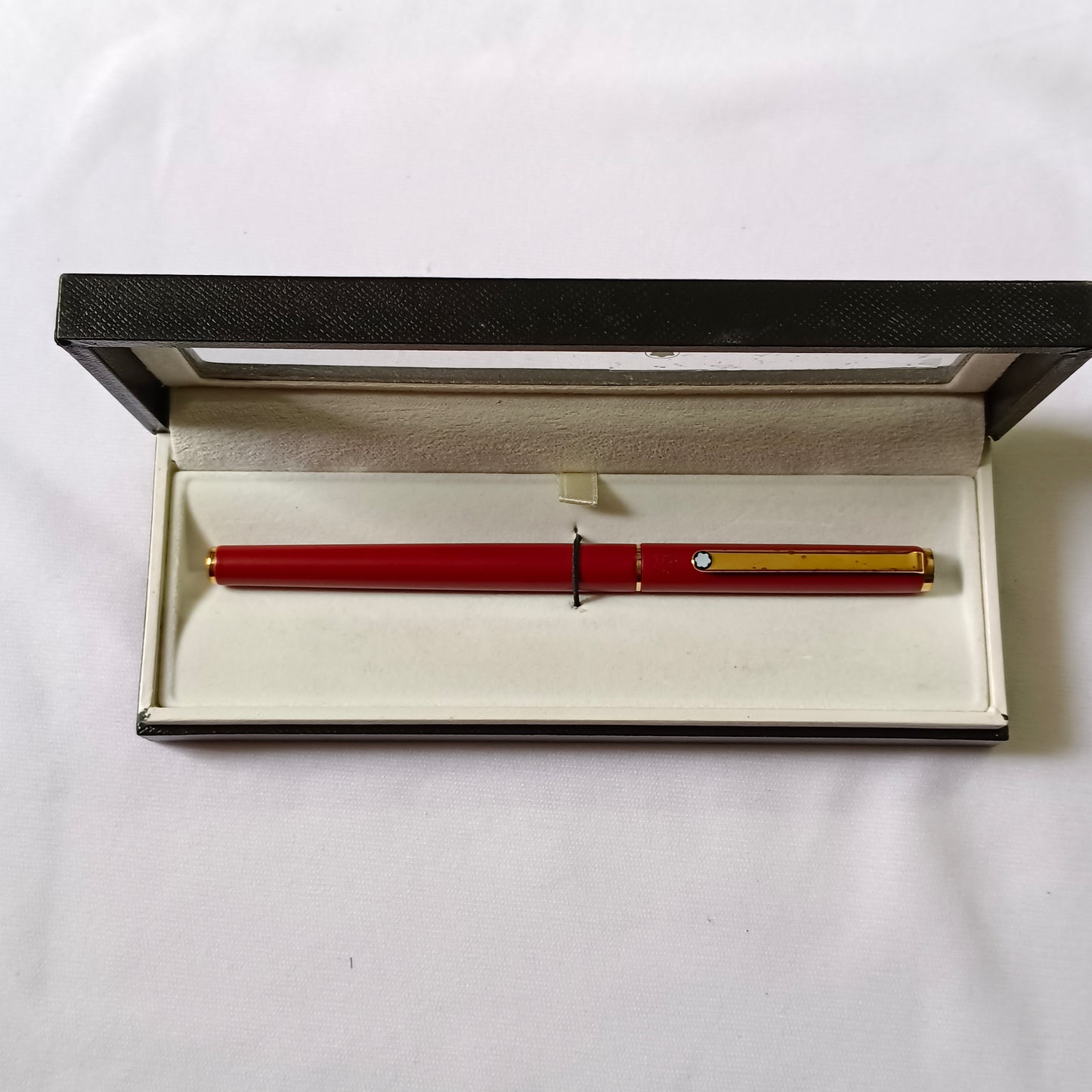 Montblanc Noblesse Slimline Burgundy Fountain Pen- Gold Plated Nib