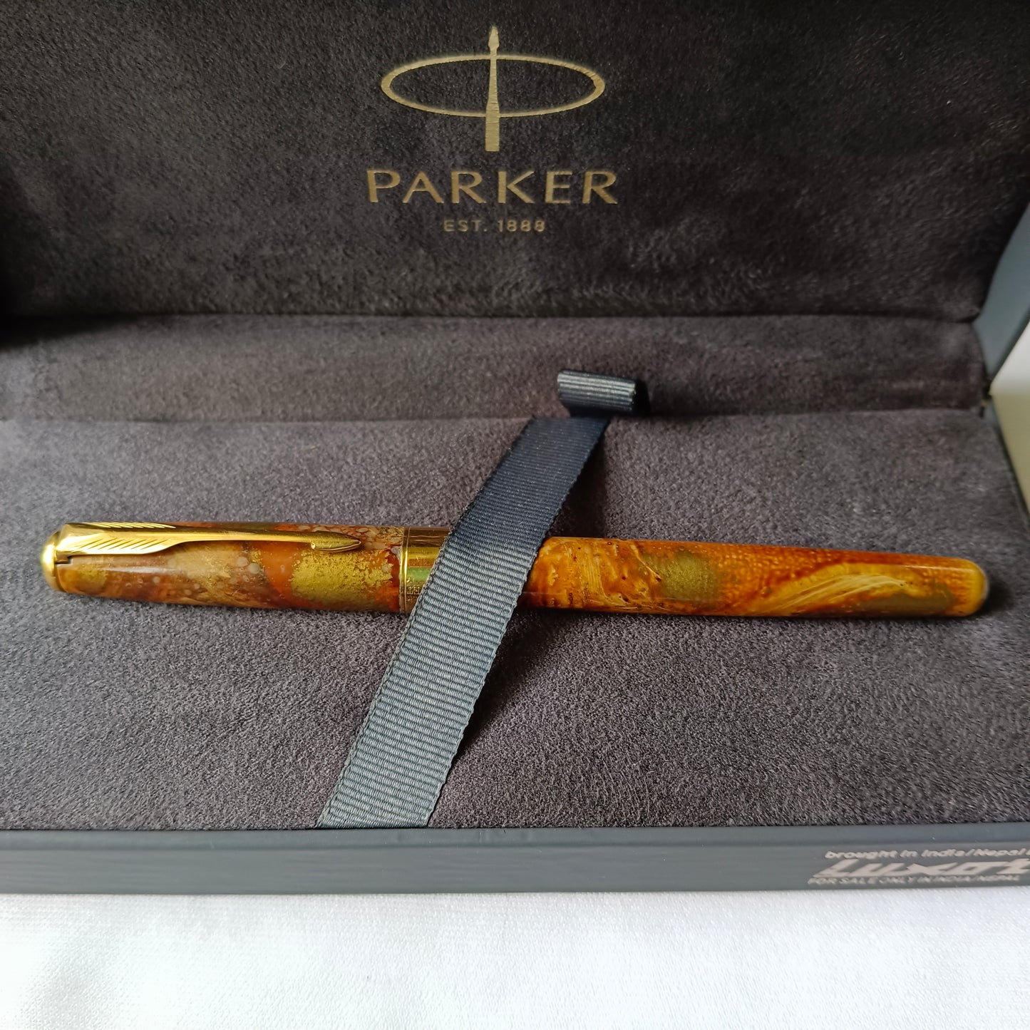 Parker Sonnet Fountain Pen, Amber, Chinese Lacque with 18kt Gold Nib