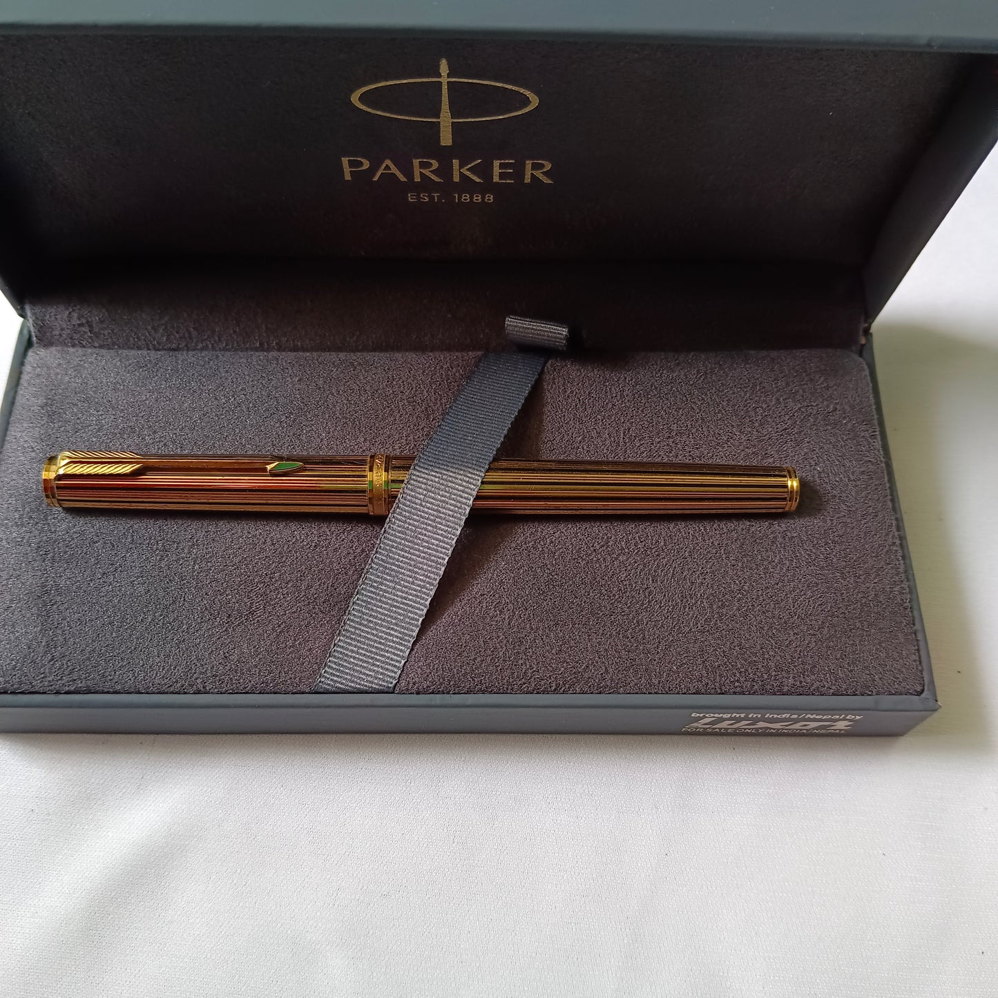 Parker Premier Fountain Pen Gold Plated & Lacquer Black Striped
