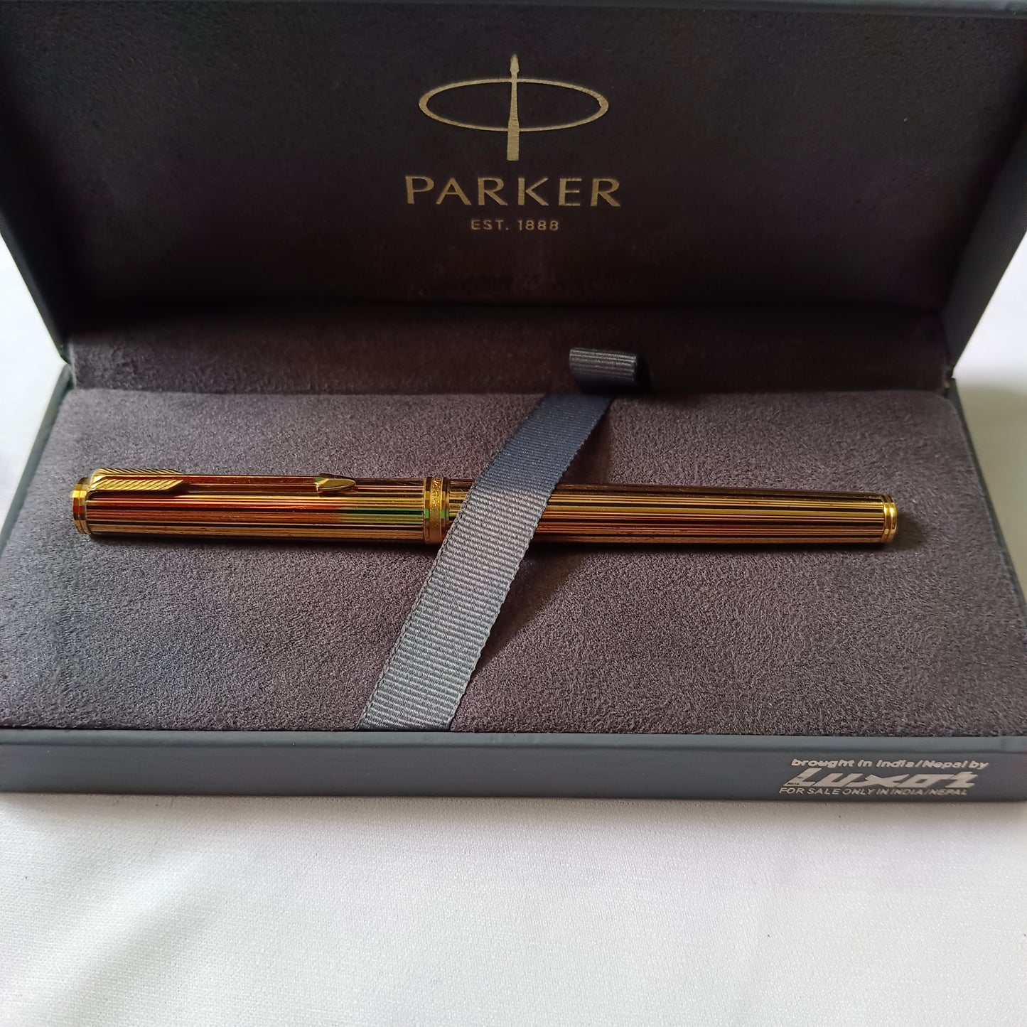 Parker Premier Fountain Pen Gold Plated & Lacquer Black Striped