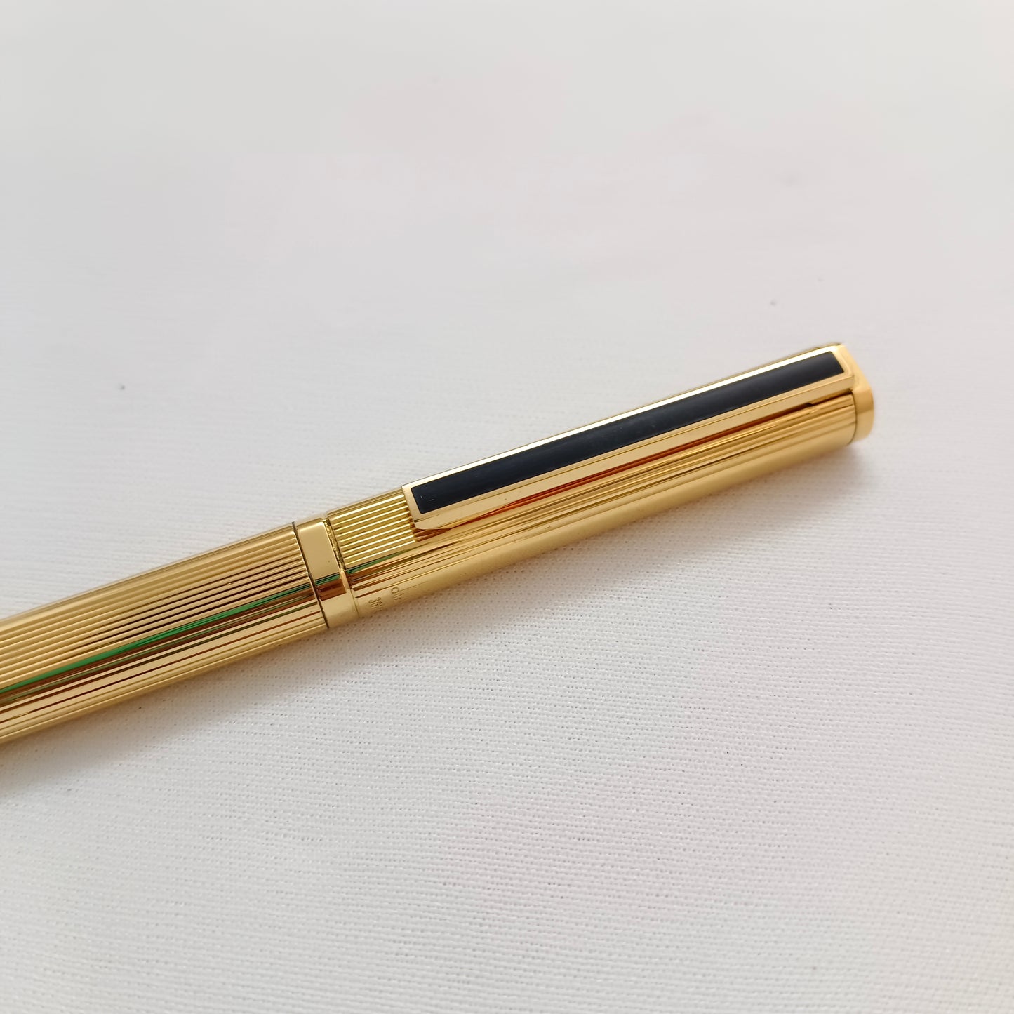 Vintage Alfred Dunhill Dress Gold Plated pinstripe Ballpoint Pen