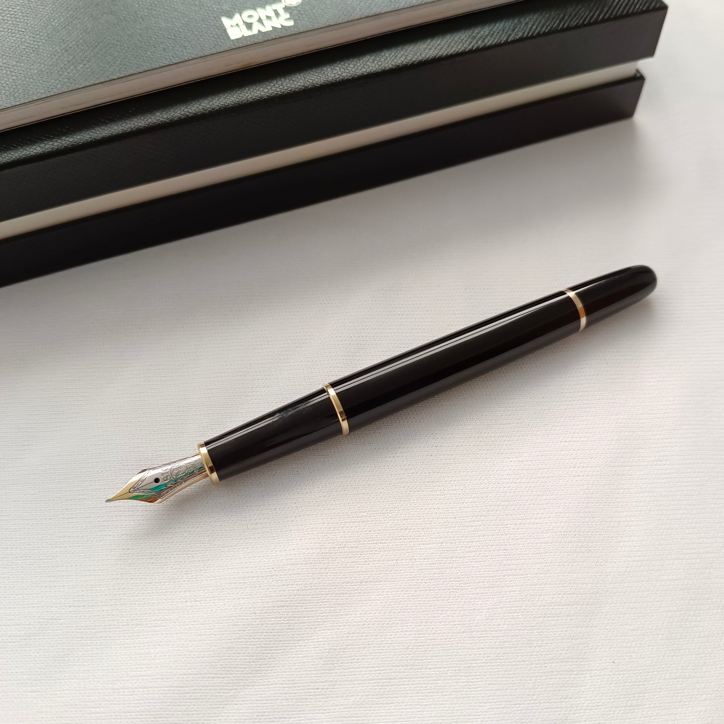 Montblanc Meisterstuck Solitaire Sterling Silver Cap 144 Fountain Pen