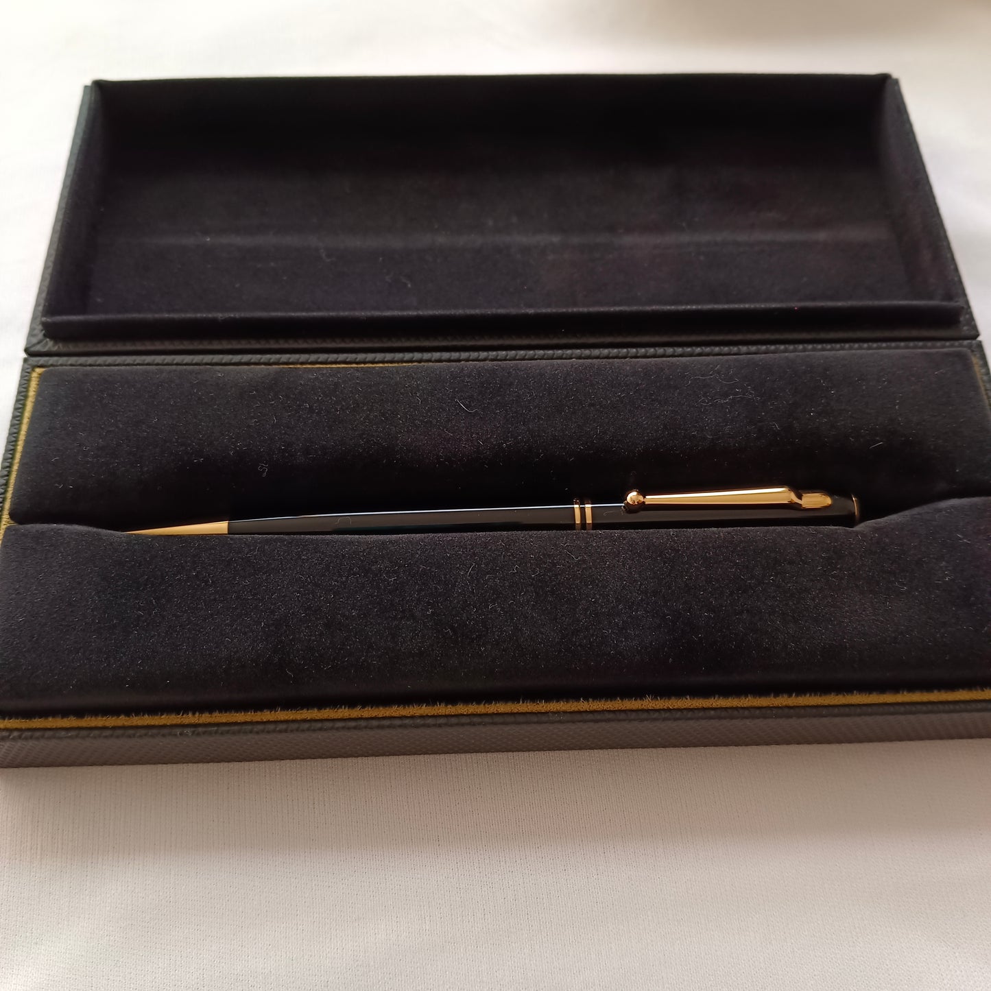 Dunhill Sidecar Streamliner Black Gold Ballpoint Pen