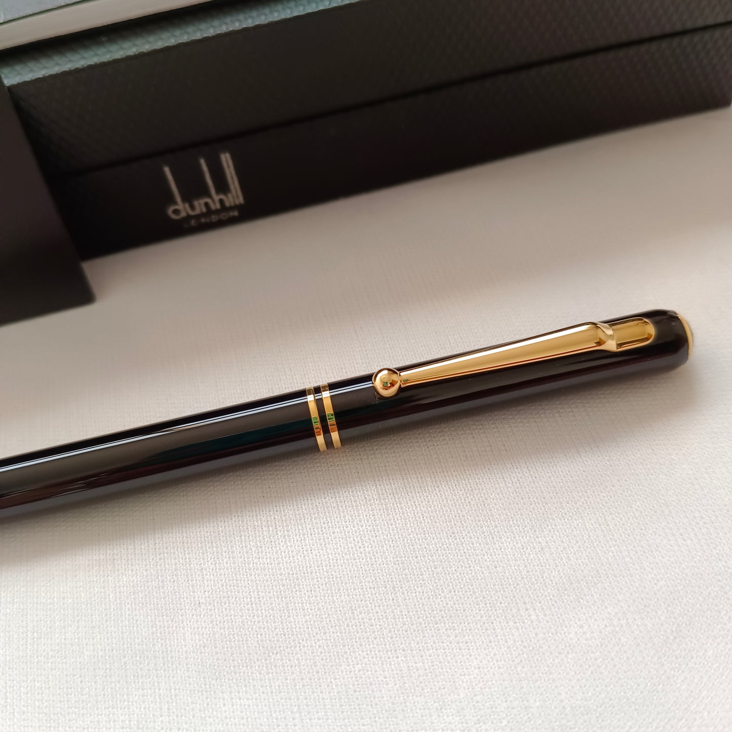 Dunhill Sidecar Streamliner Black Gold Ballpoint Pen