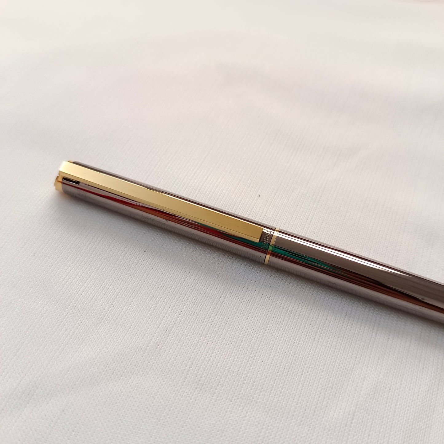 Alfred Dunhill Gunmetal & Gold Fountain Pen