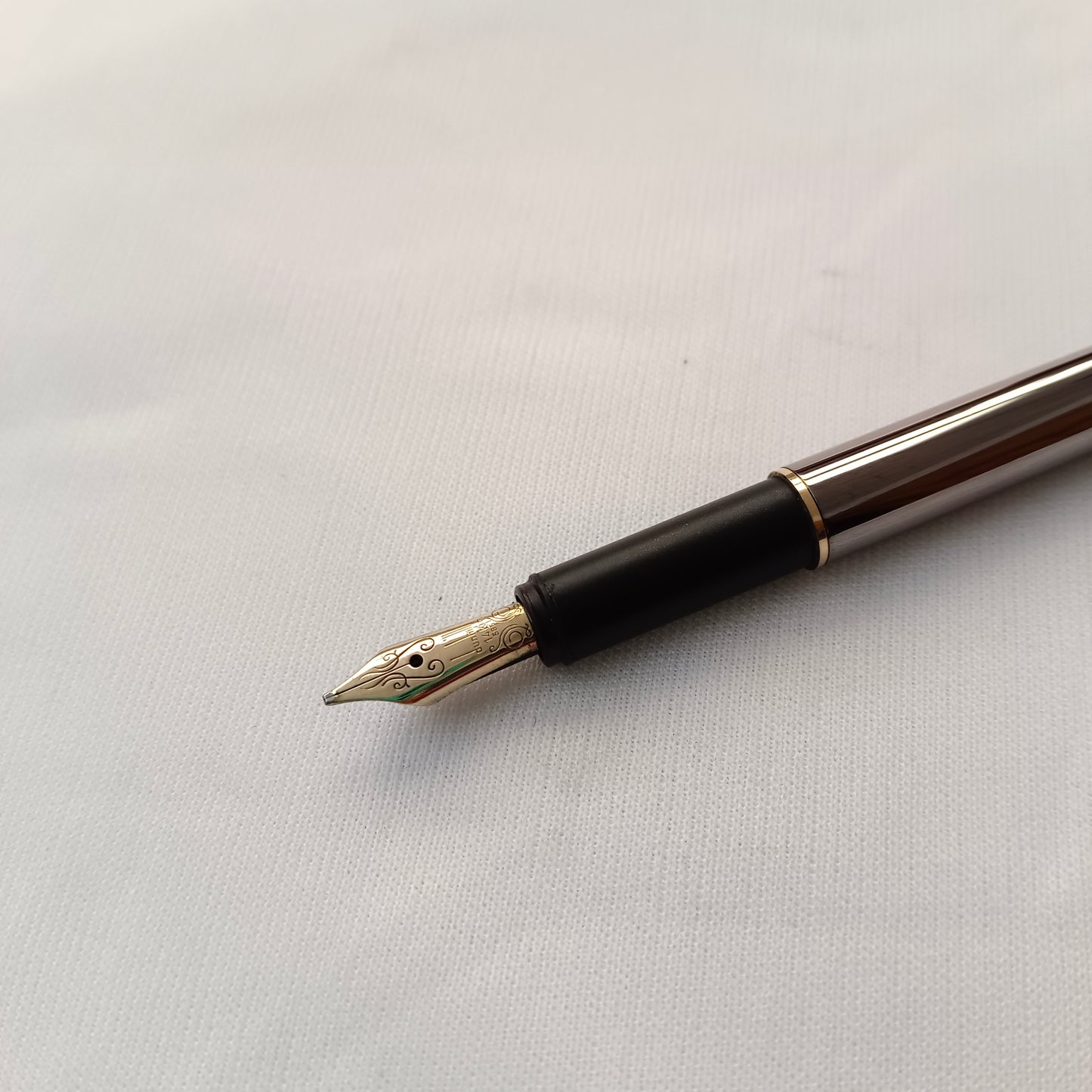 Alfred Dunhill Gunmetal & Gold Fountain Pen