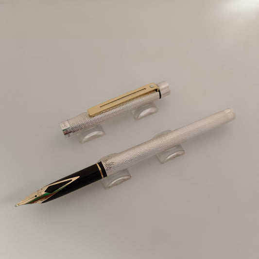 Sheaffer TARGA 1026XS - Sterling Barleycorn Fountain Pen