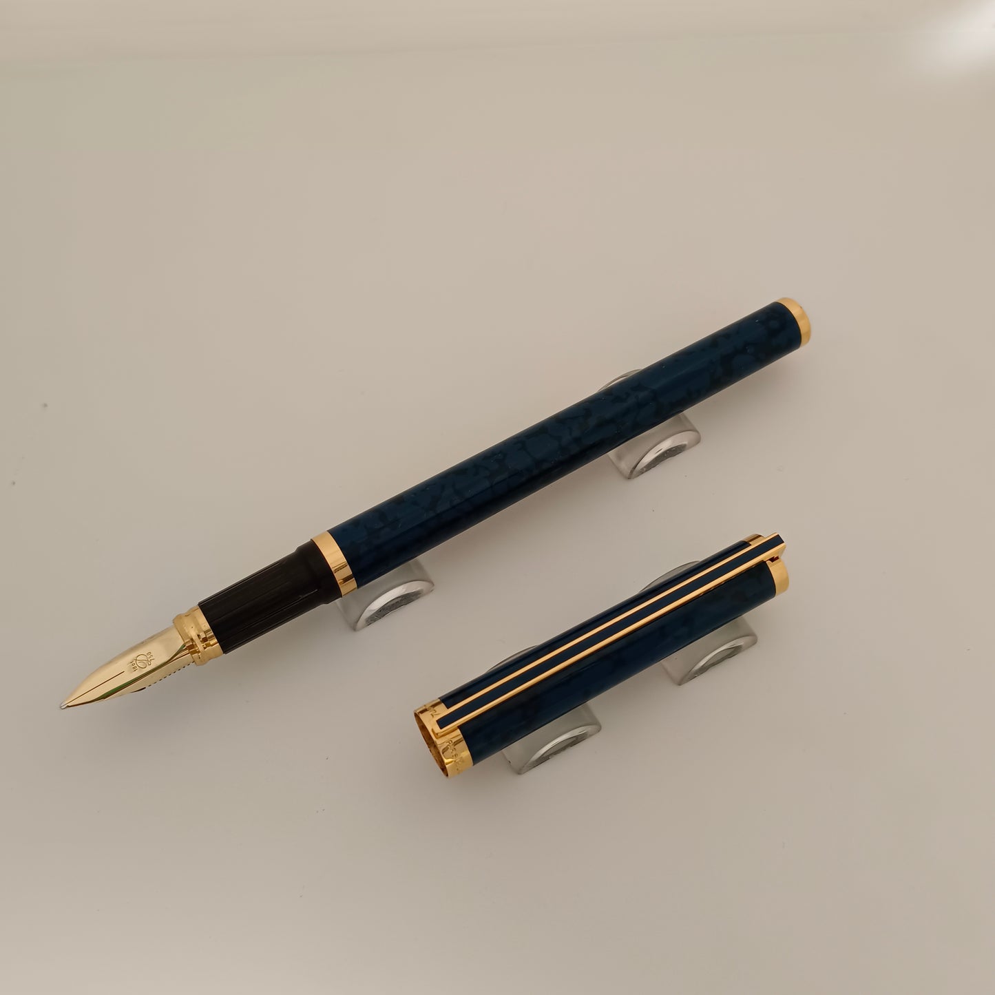 S.T. Dupont Classique Marble Blue Chinese Lacquer With Gold Trim Fountain Pen-France