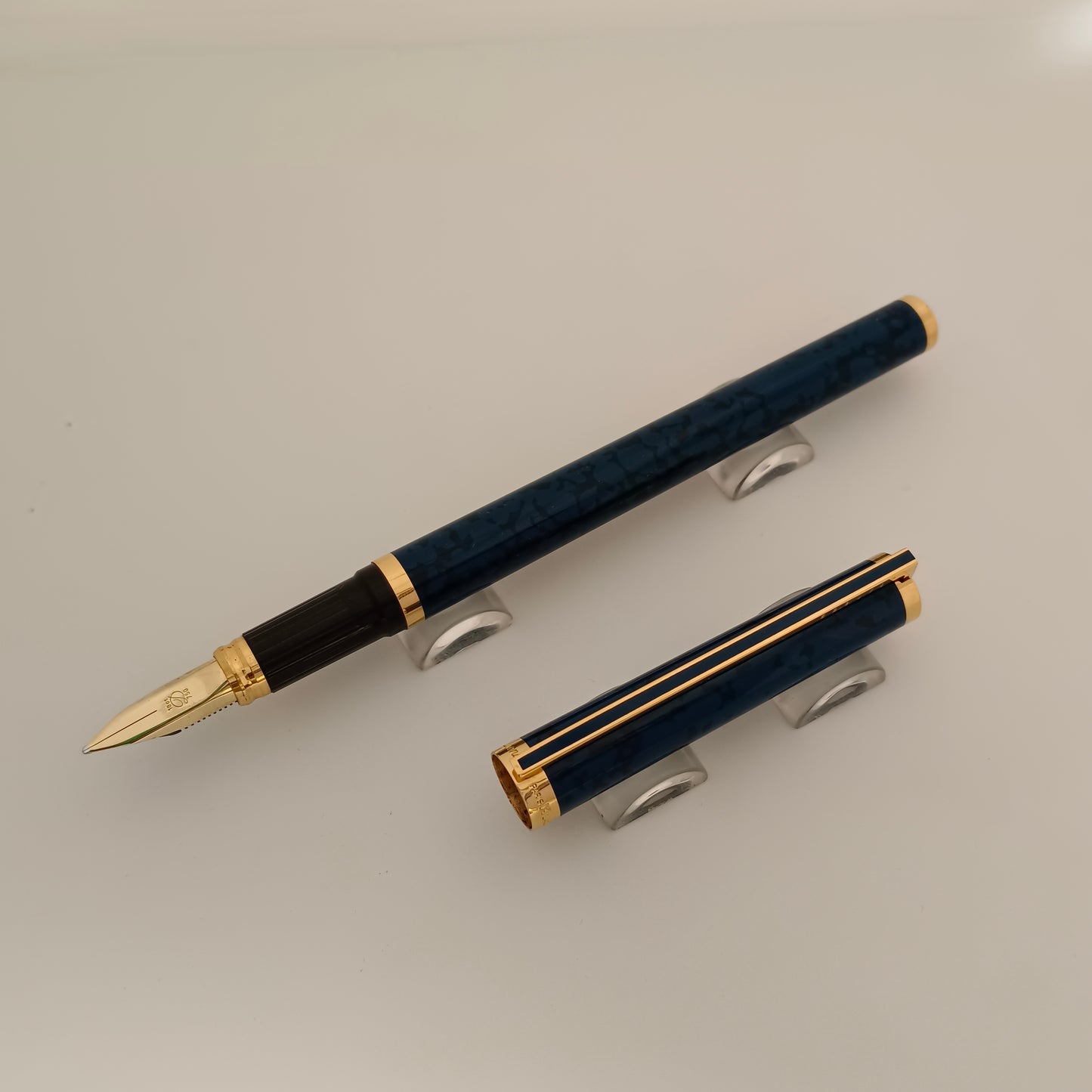 S.T. Dupont Classique Marble Blue Chinese Lacquer With Gold Trim Fountain Pen-France