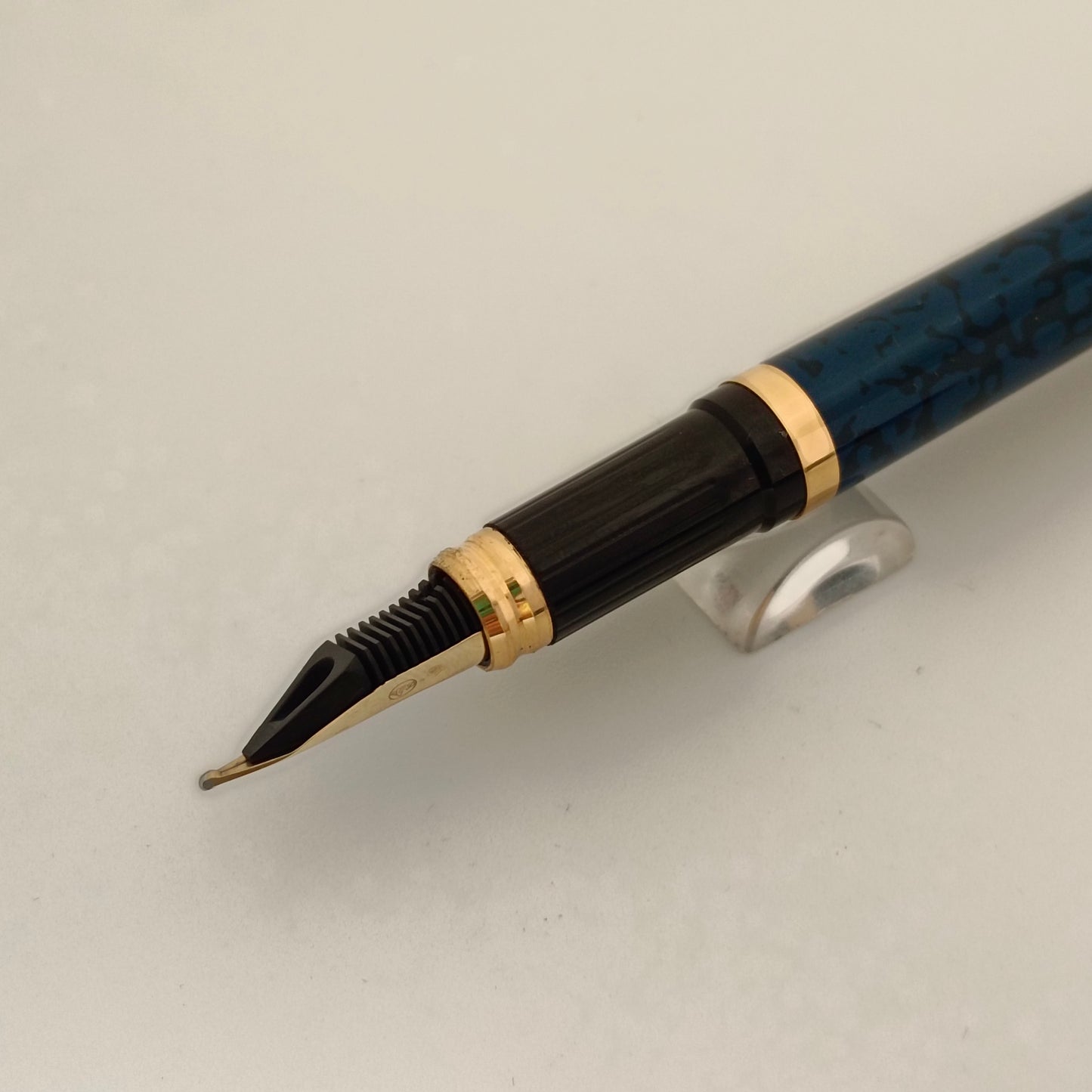 S.T. Dupont Classique Marble Blue Chinese Lacquer With Gold Trim Fountain Pen-France
