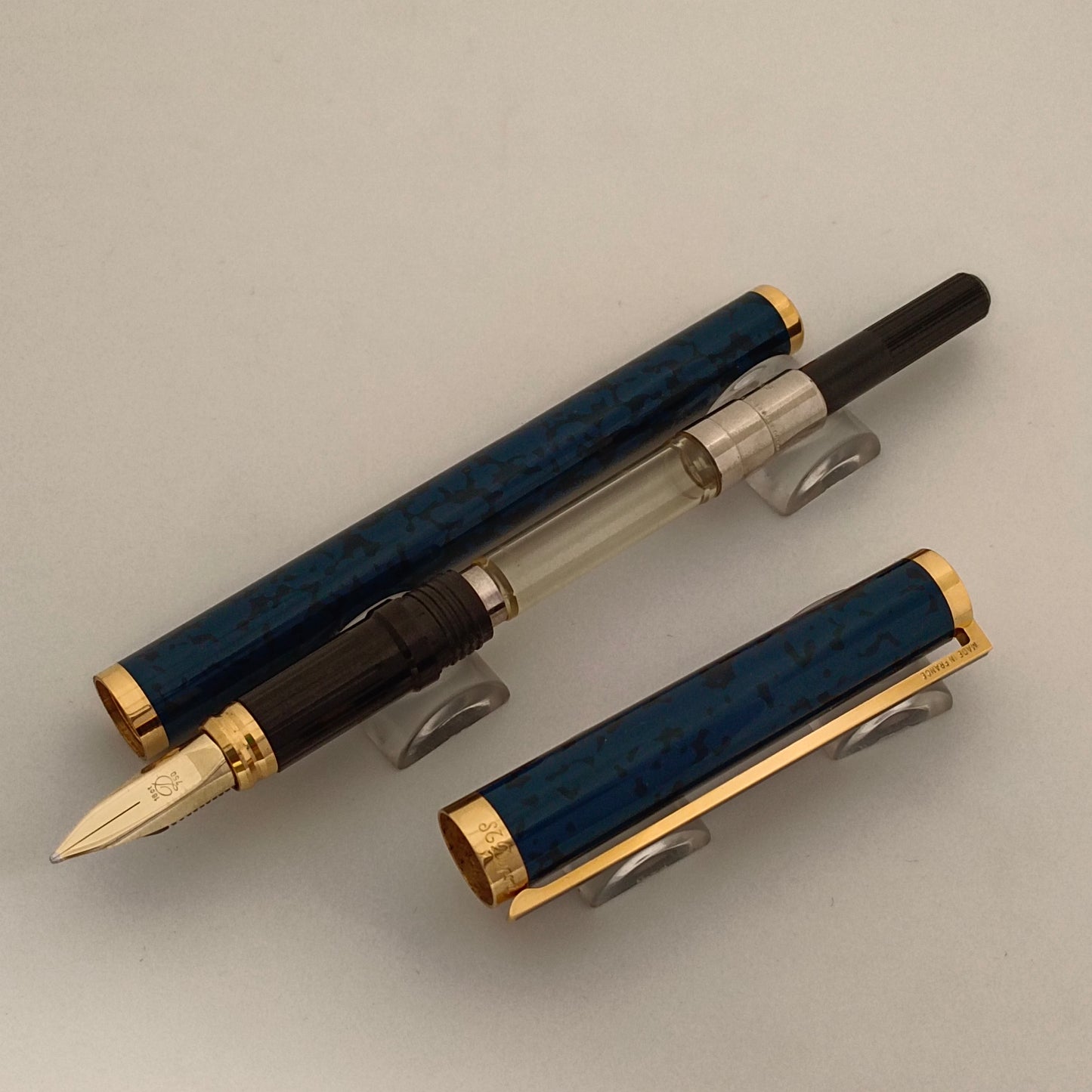 S.T. Dupont Classique Marble Blue Chinese Lacquer With Gold Trim Fountain Pen-France