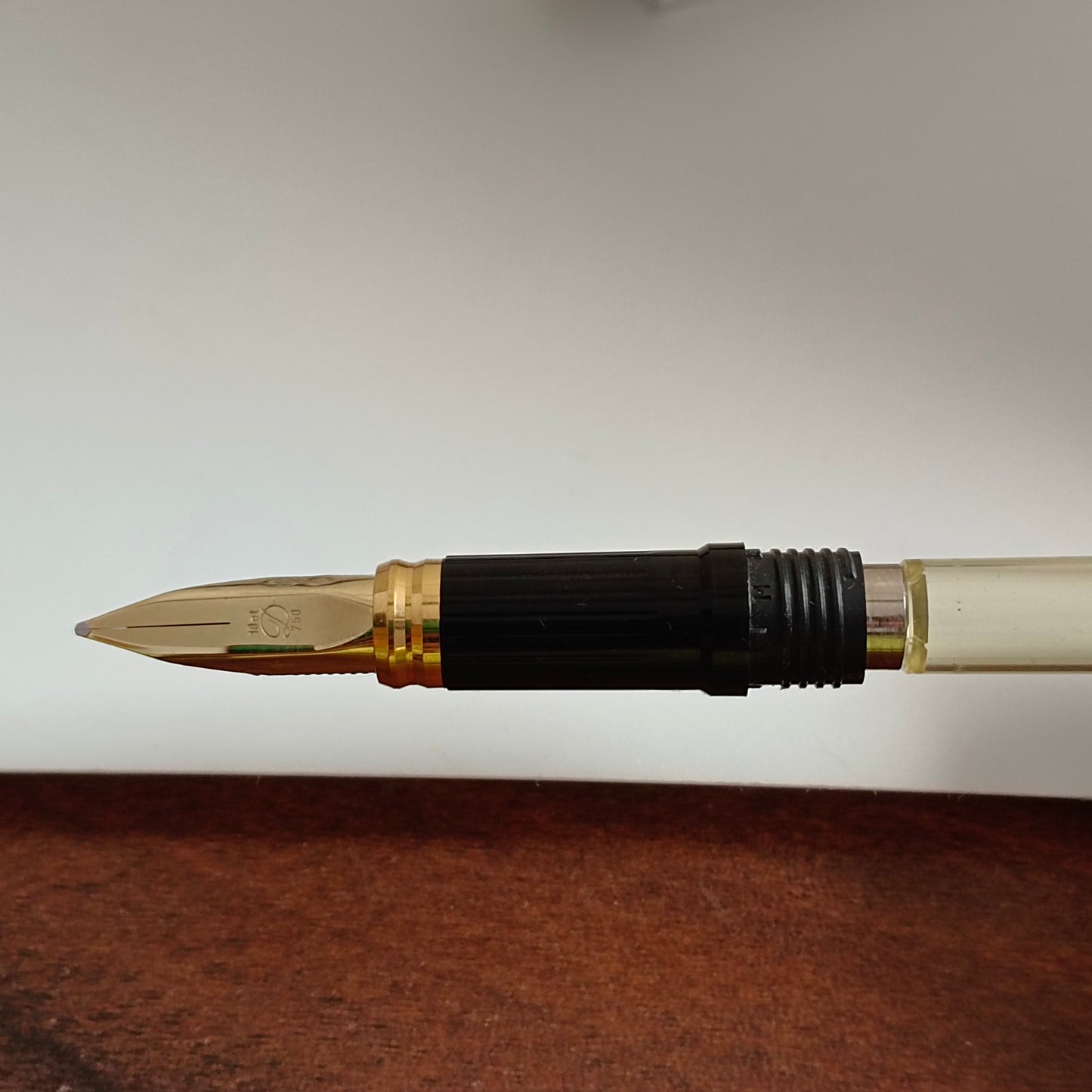 S.T. Dupont Classique Marble Blue Chinese Lacquer With Gold Trim Fountain Pen-France