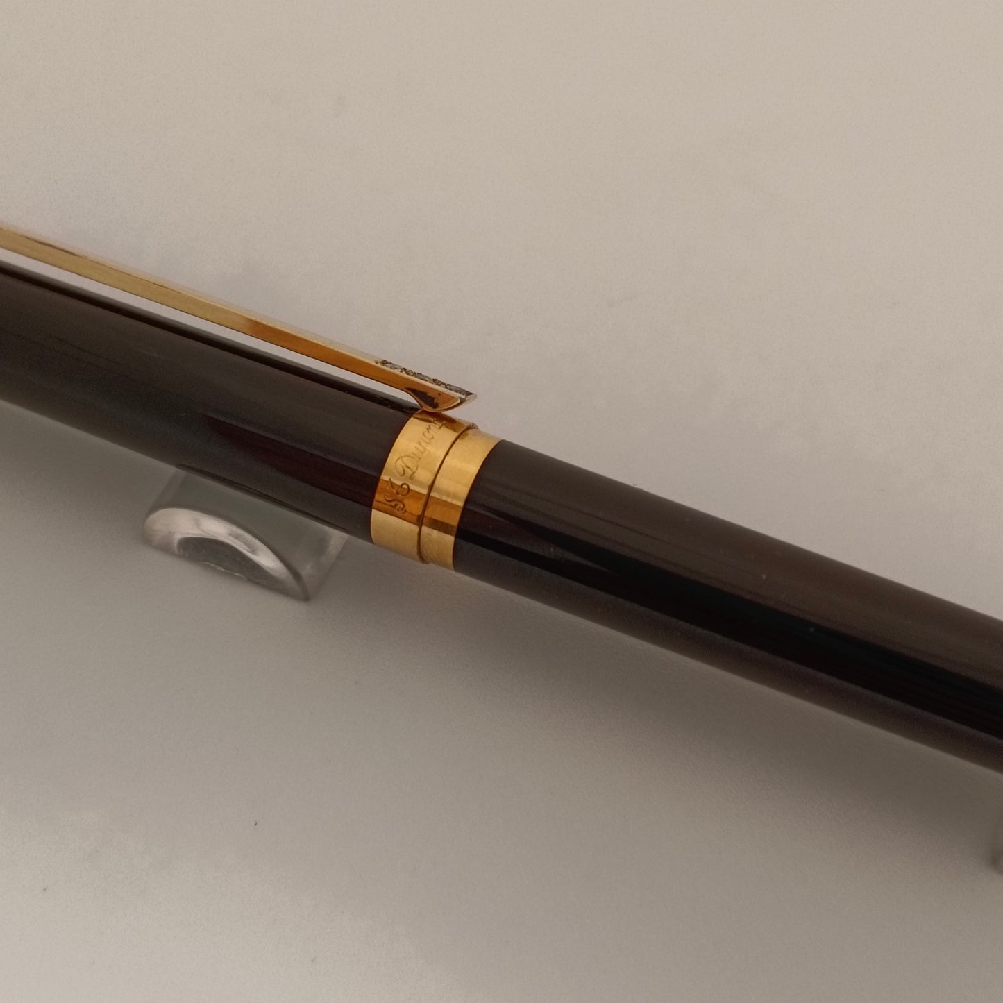 S.T. Dupont Black Lacque de Chine Fountain Pen with Gold Trim - France