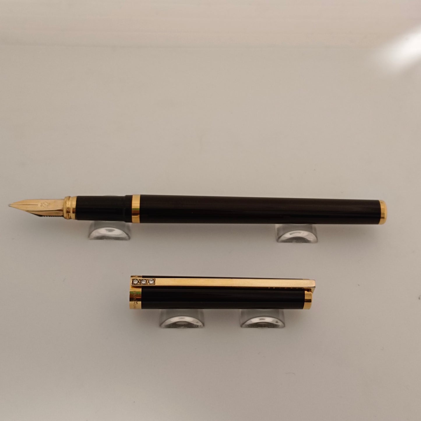 S.T. Dupont Black Lacque de Chine Fountain Pen with Gold Trim - France