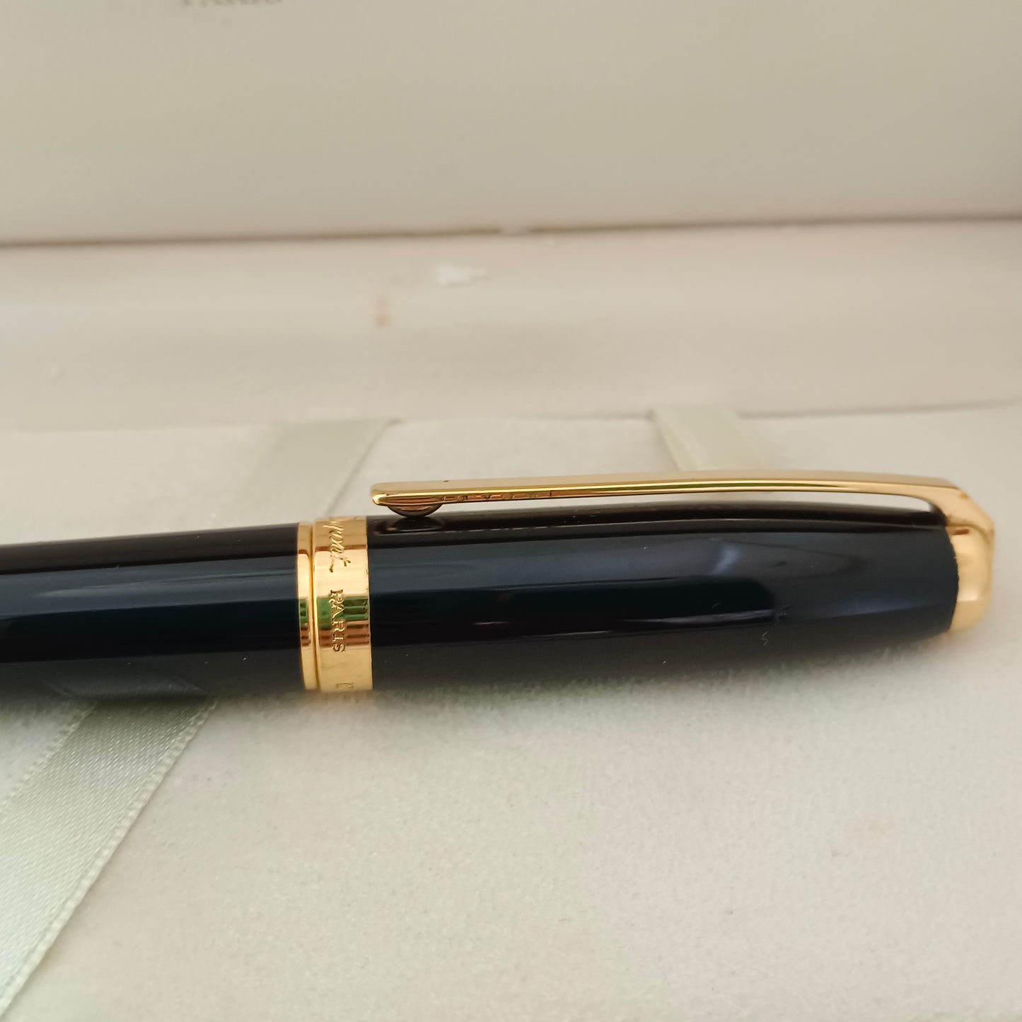 ST DuPont Olympio Black Lacquer & Gold Plated Fountain pen