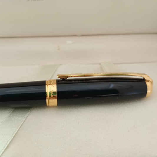 ST DuPont Olympio Black Lacquer & Gold Plated Fountain pen