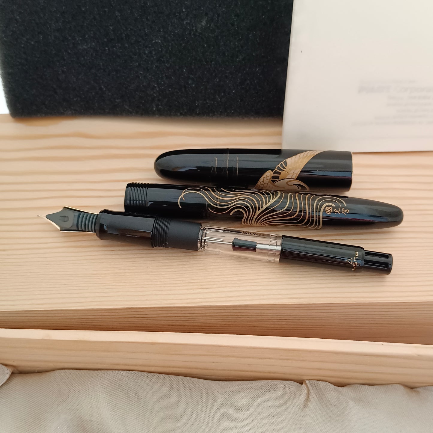 Namiki Nippon Art Maki-e Fountain Pen - Crane/Turtle