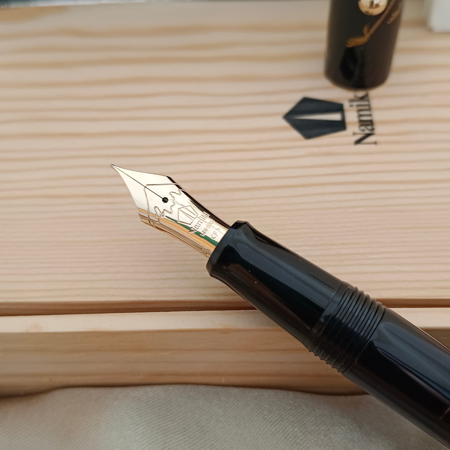 Namiki Nippon Art Maki-e Fountain Pen - Crane/Turtle
