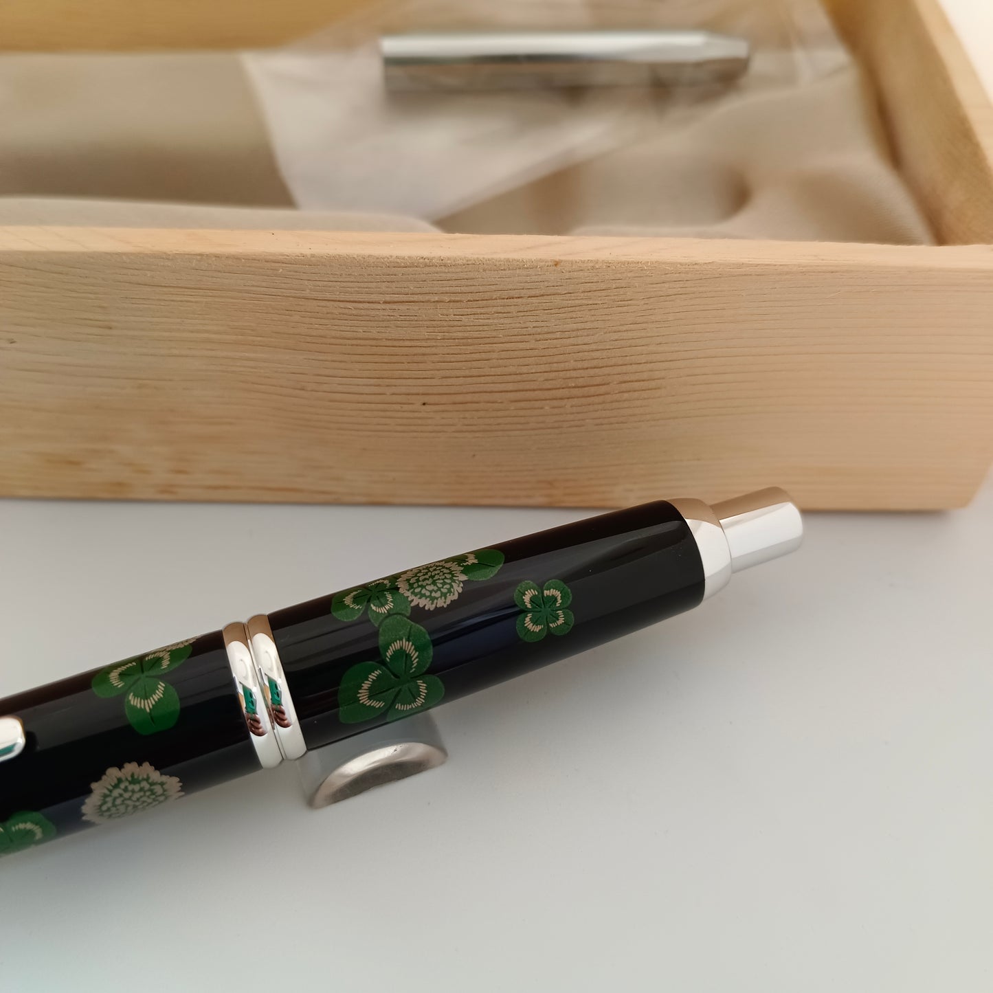 Namiki(Pilot) Capless Raden White Clover Fountain Pen
