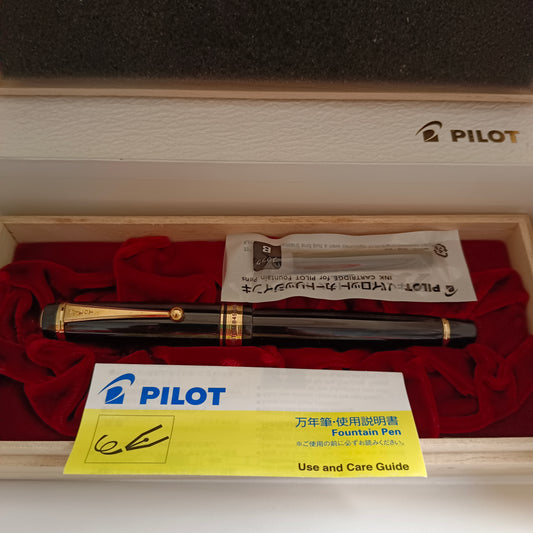Pilot Custom 845 Urushi Fountain Pen - Black GT