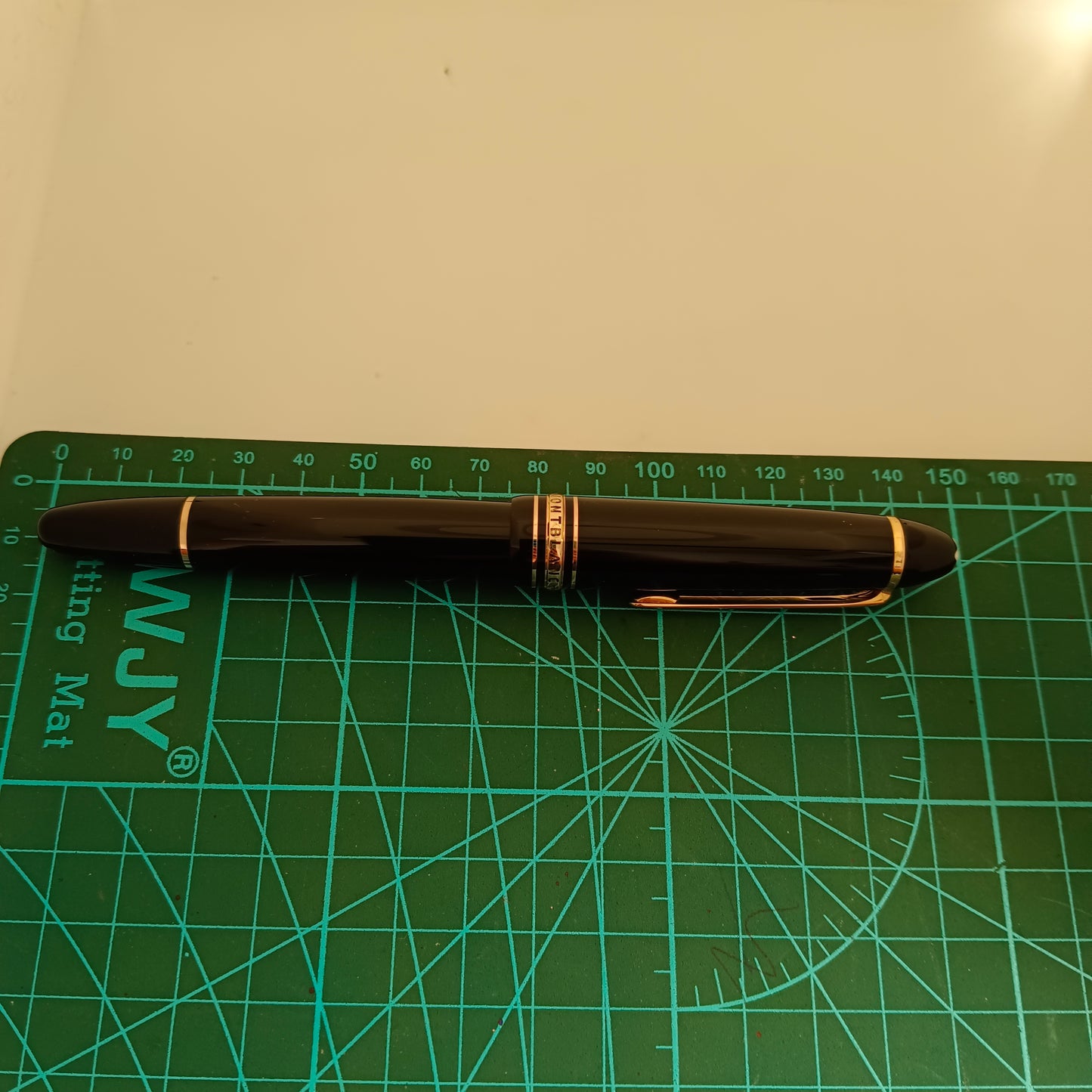 Montblanc Meisterstuck 146 LeGrand Rose Gold Trim Fountain Pen